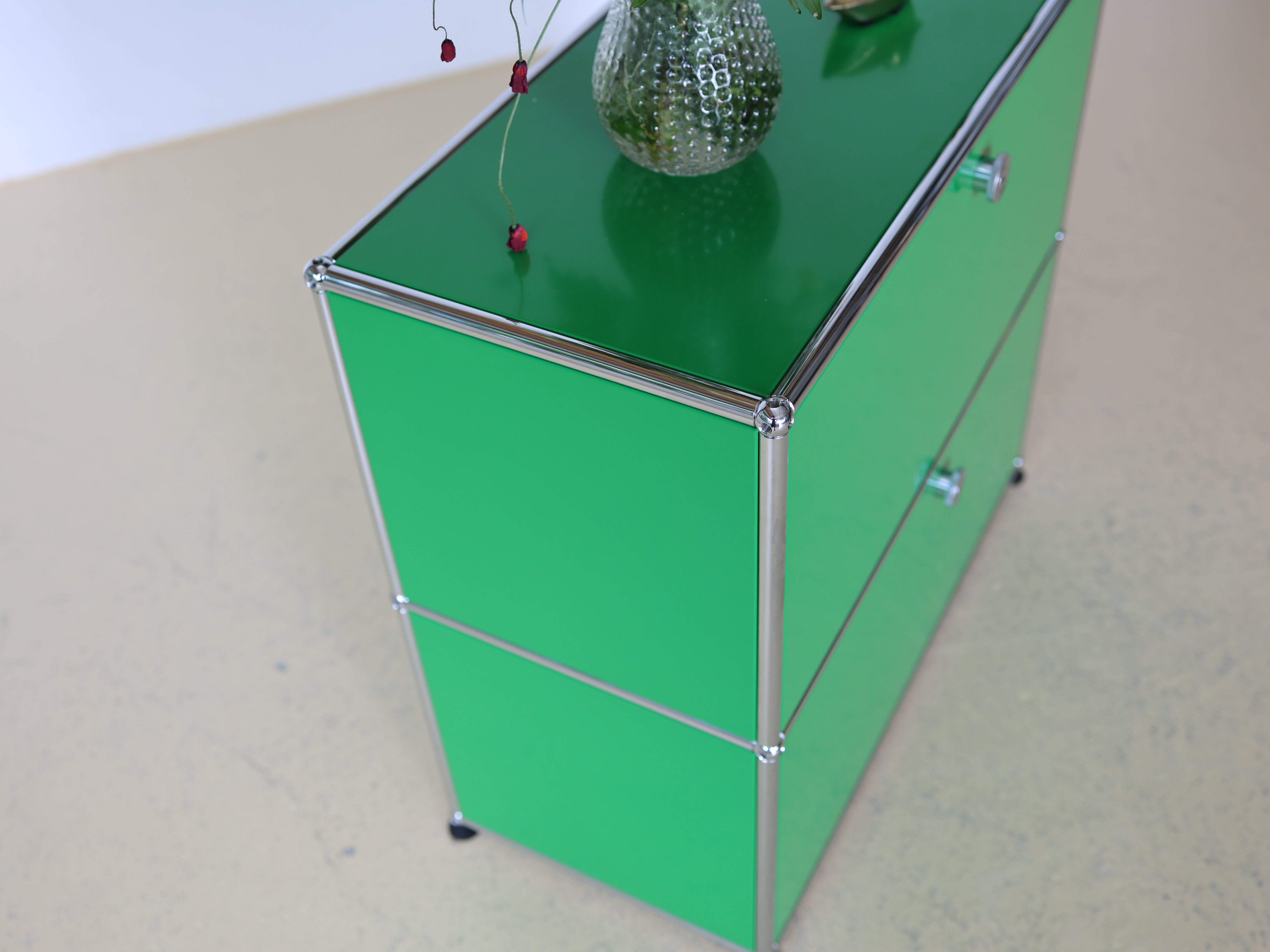 USM Haller Sidebaord Grün, 1x2