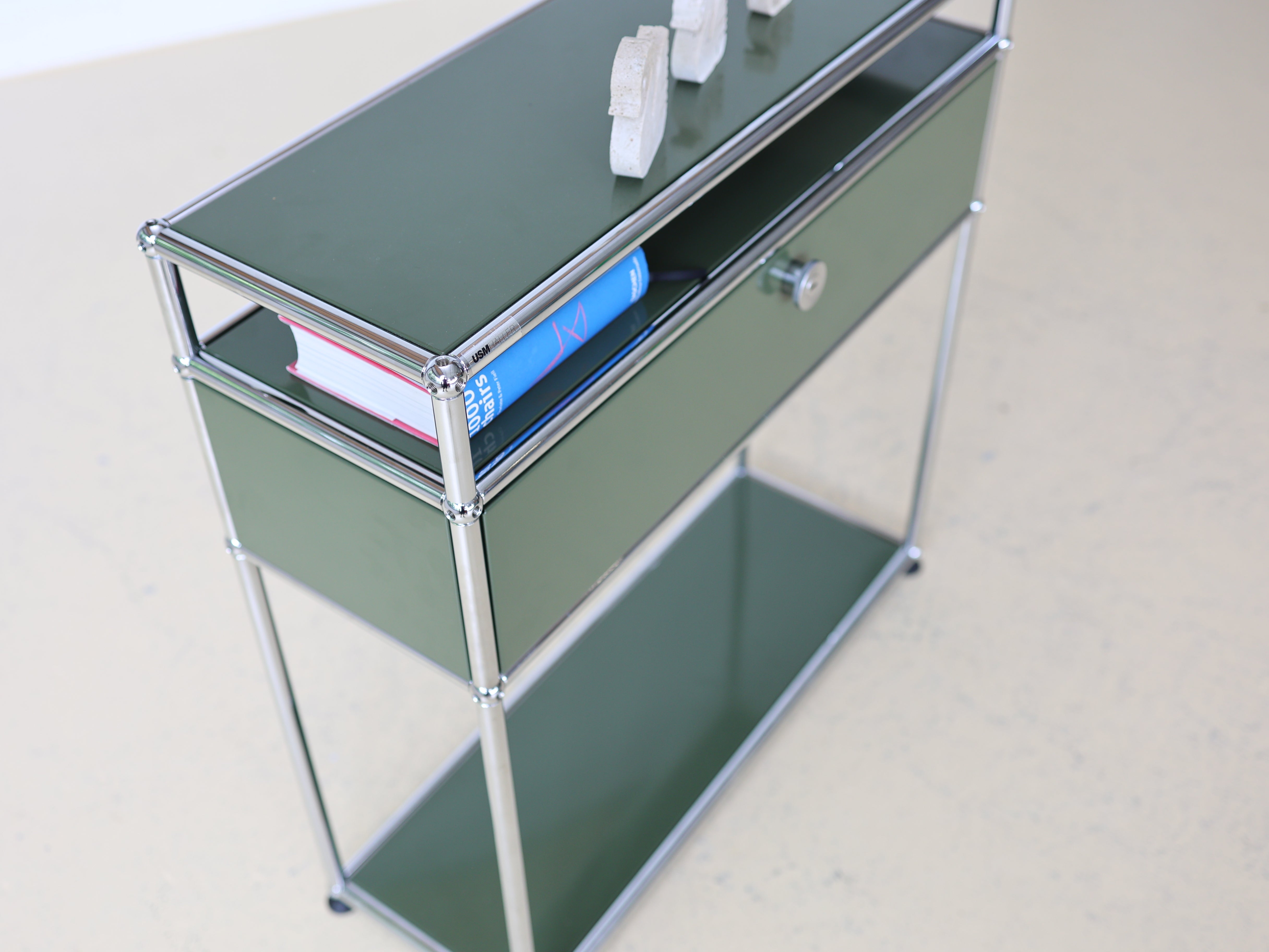 USM Haller Sideboard Olivgrün