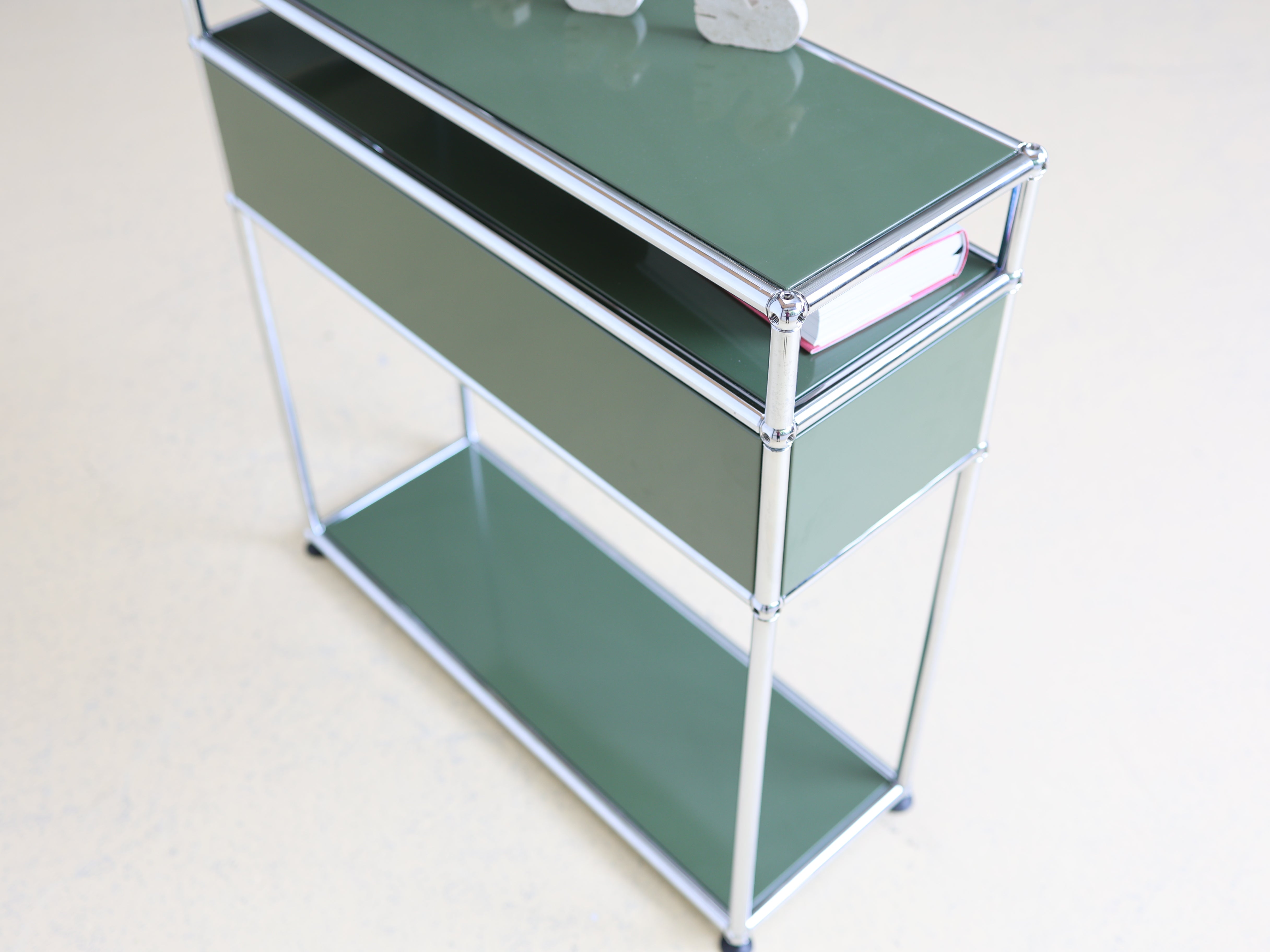 USM Haller Sideboard Olivgrün