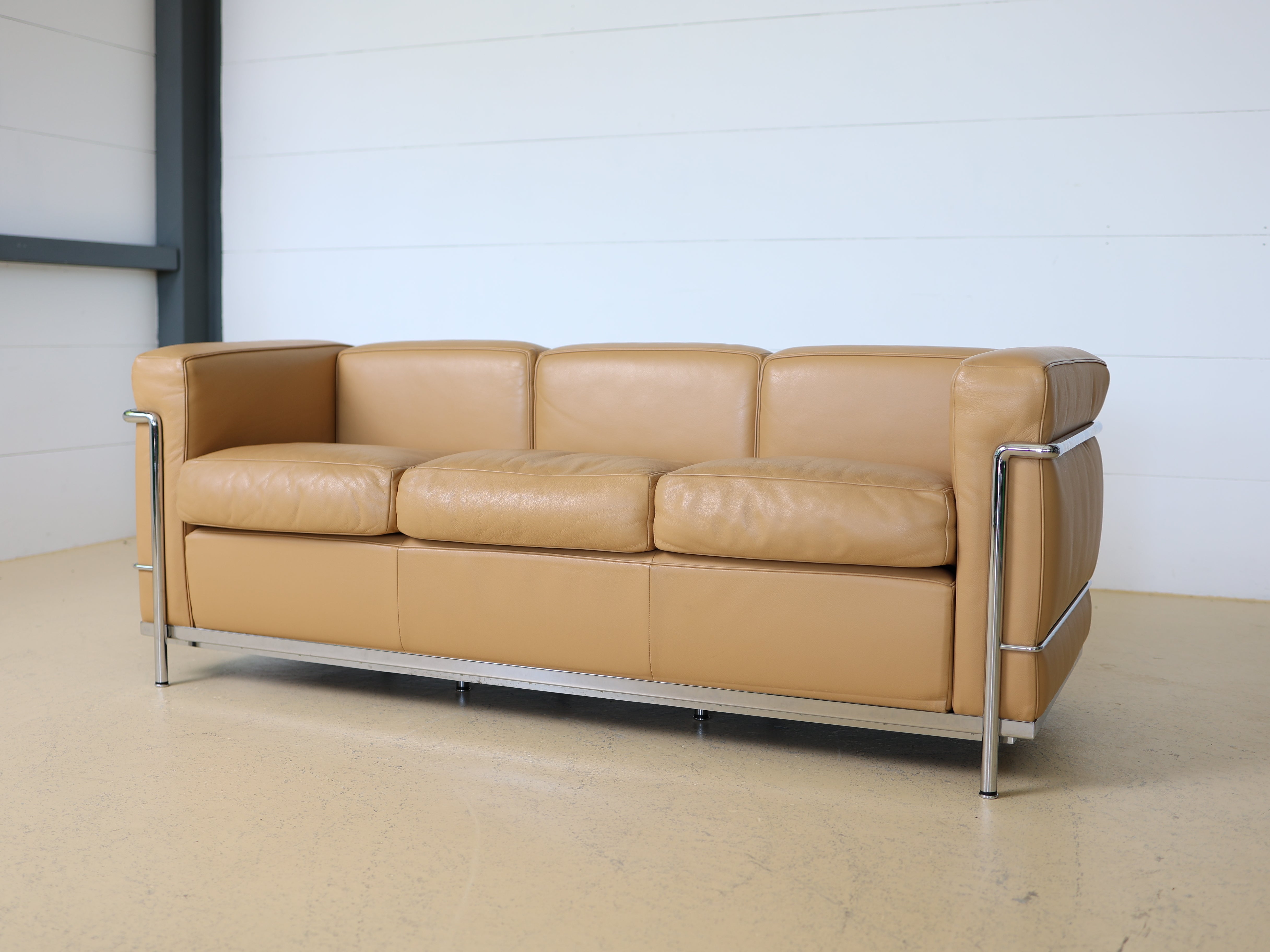 Le Corbusier Sofa LC2 von Cassina