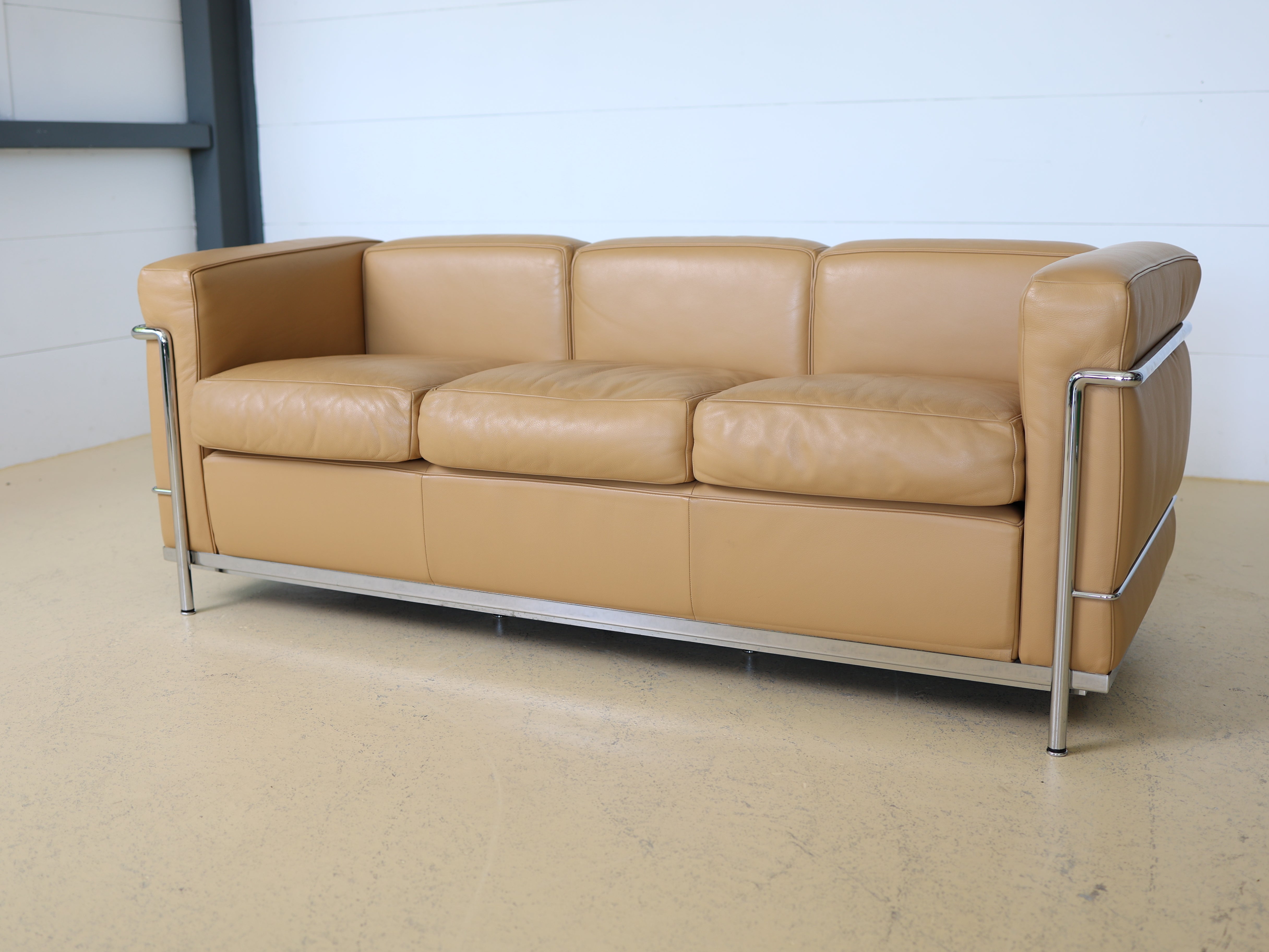 Le Corbusier Sofa LC2 von Cassina