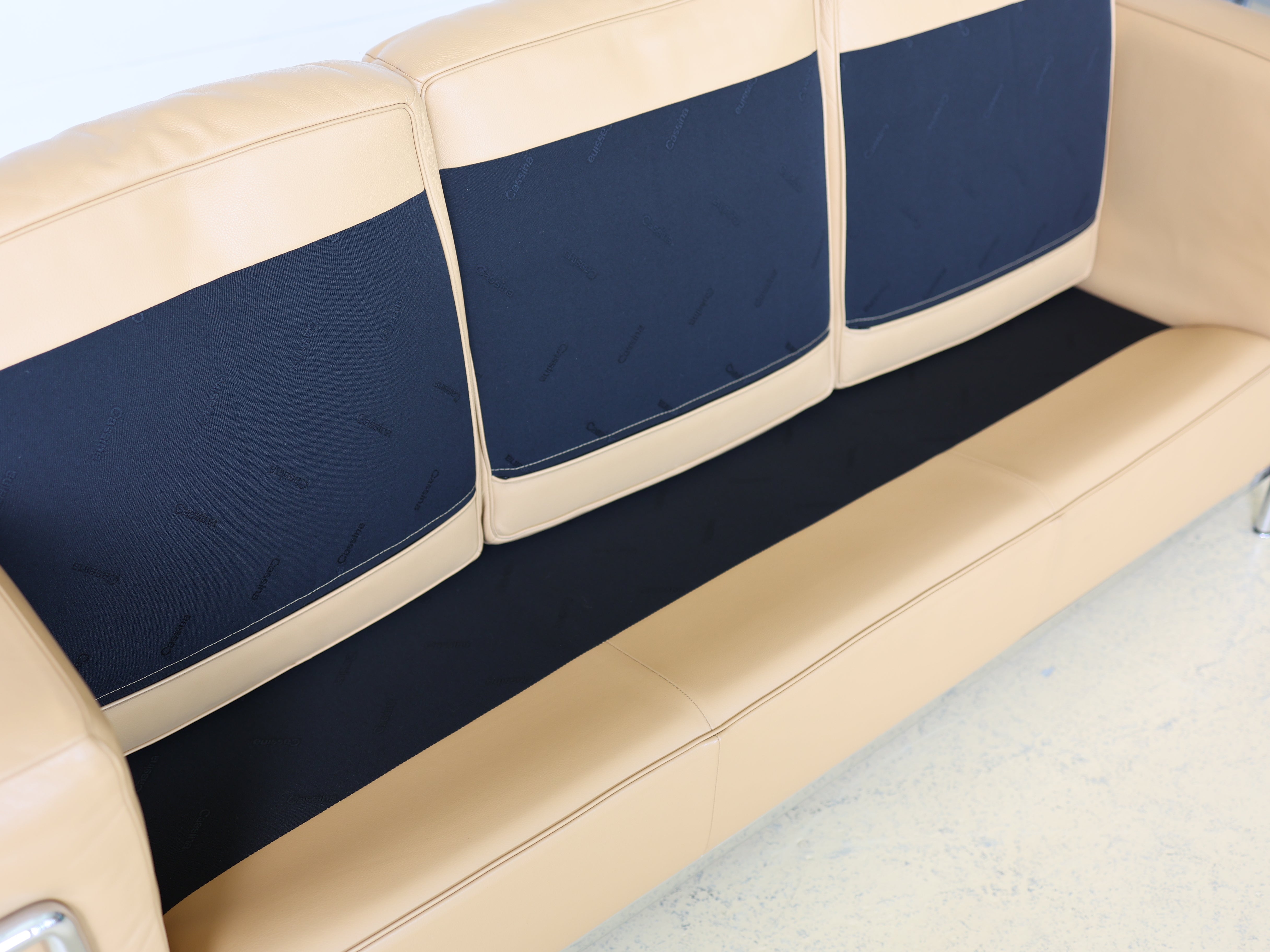 Le Corbusier Sofa LC2 von Cassina