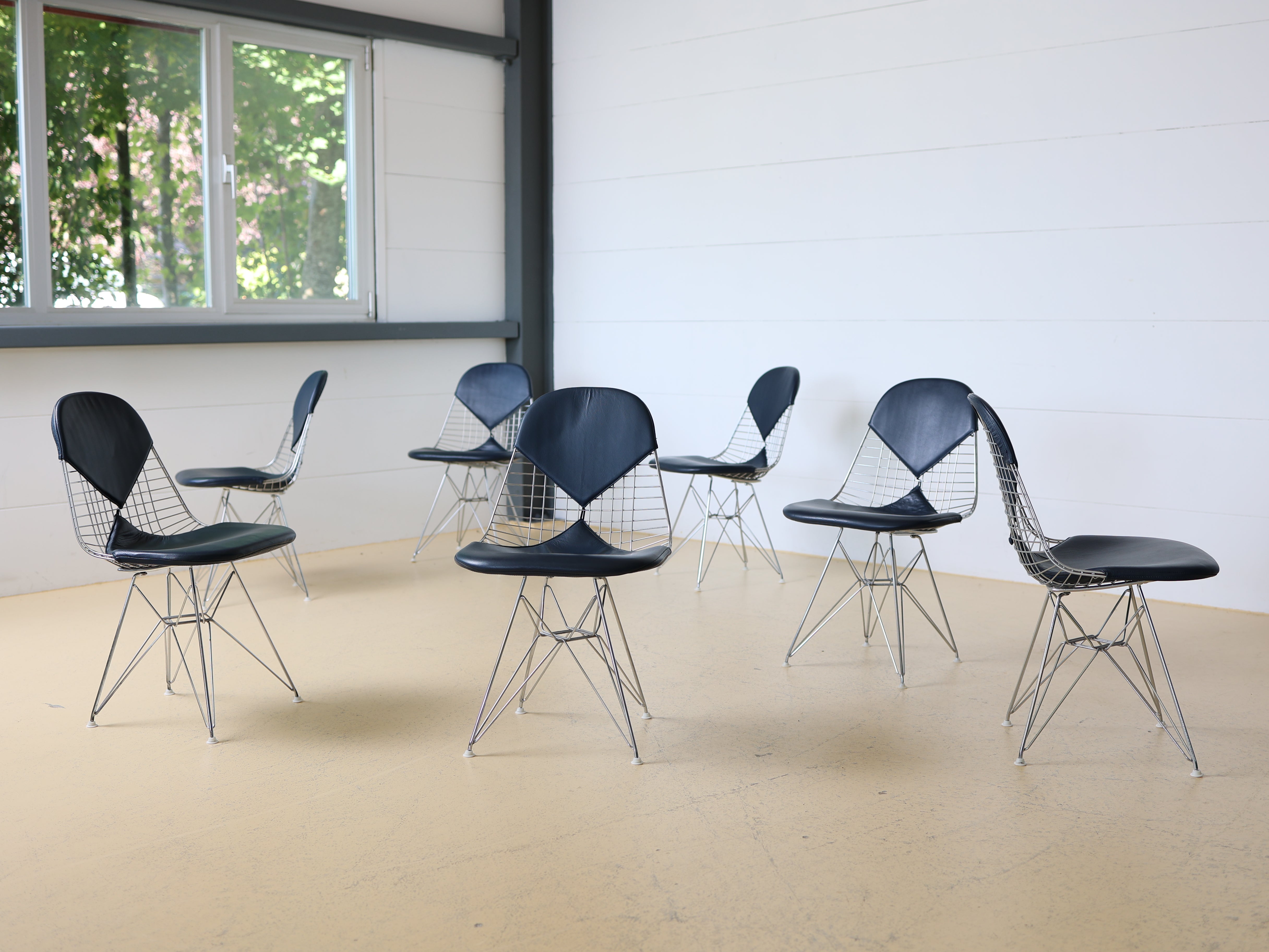VITRA DKR -2 Wire Chairs von Eames im Set