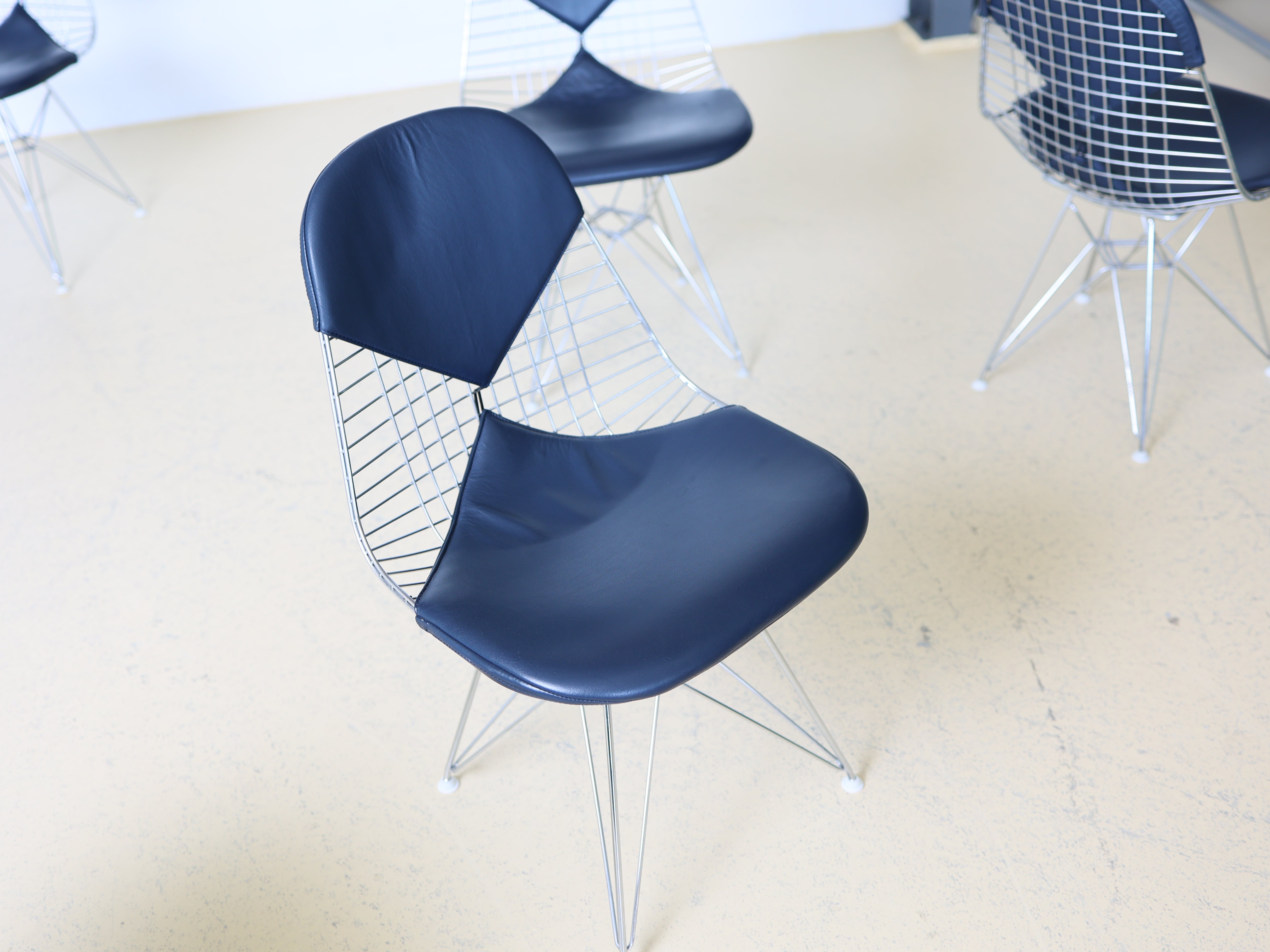 VITRA DKR -2 Wire Chairs von Eames im Set