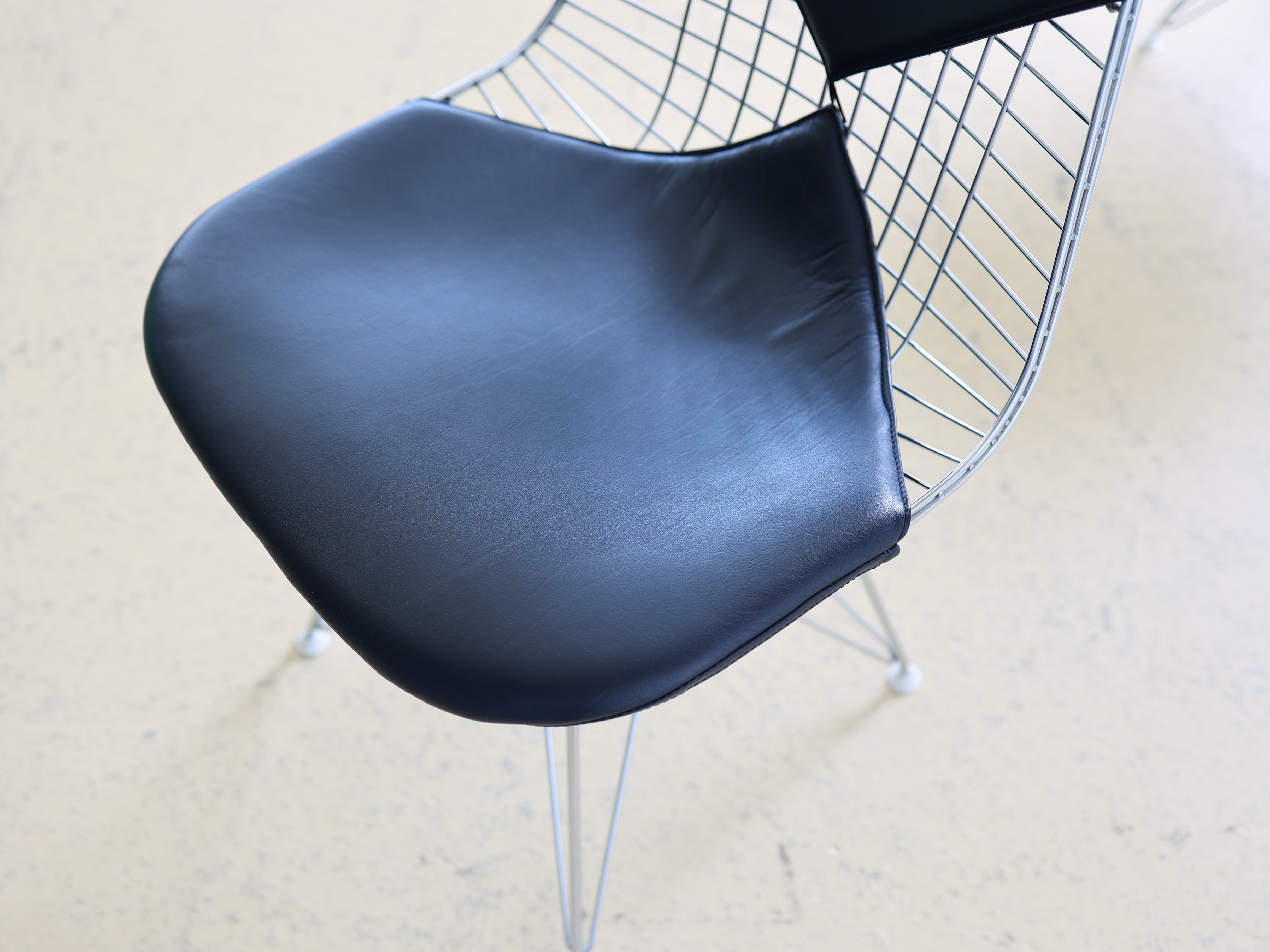 VITRA DKR -2 Wire Chairs von Eames im Set