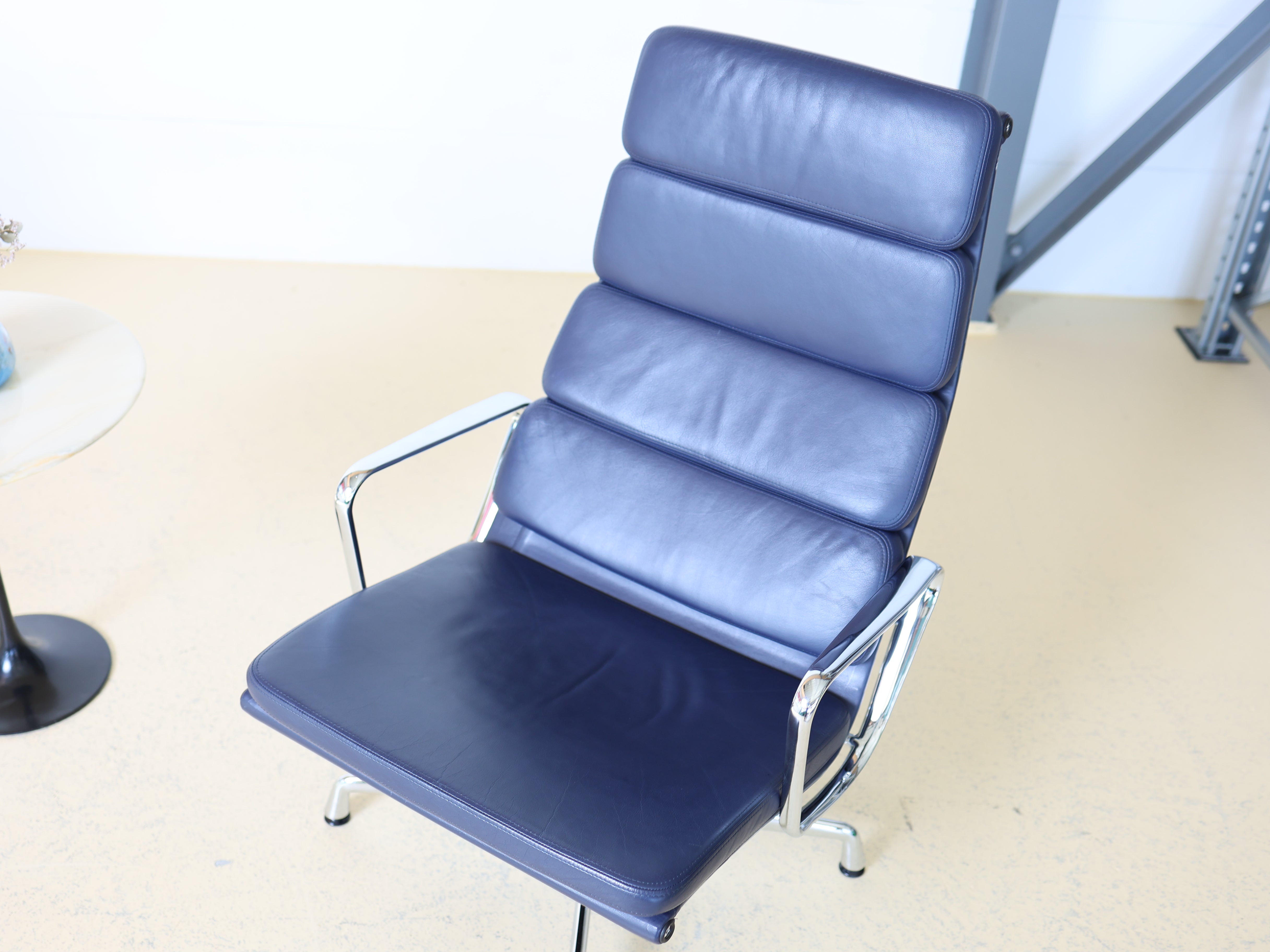 Vitra EA222 Soft Pad Sessel von Eames