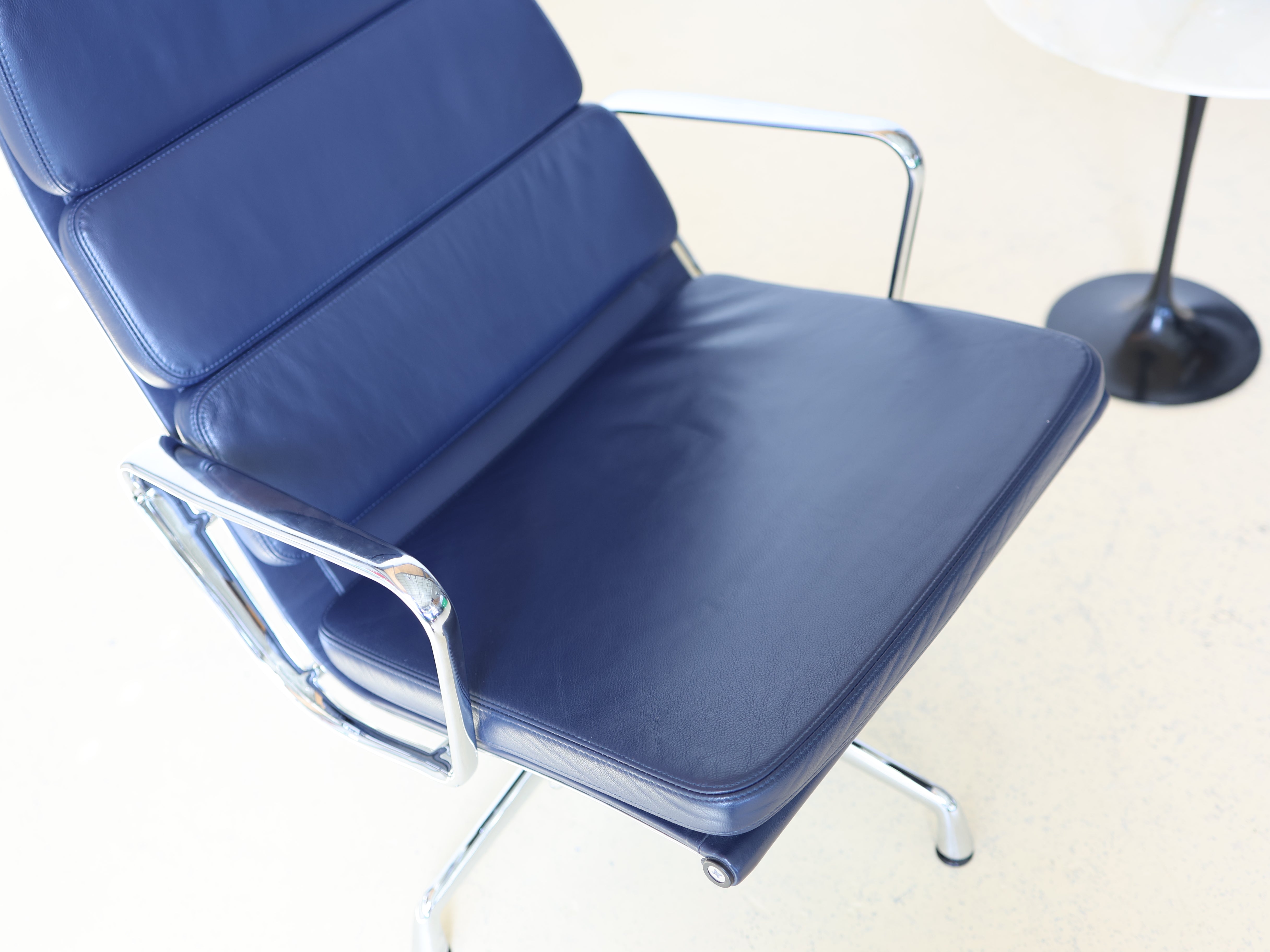 Vitra EA222 Soft Pad Sessel von Eames
