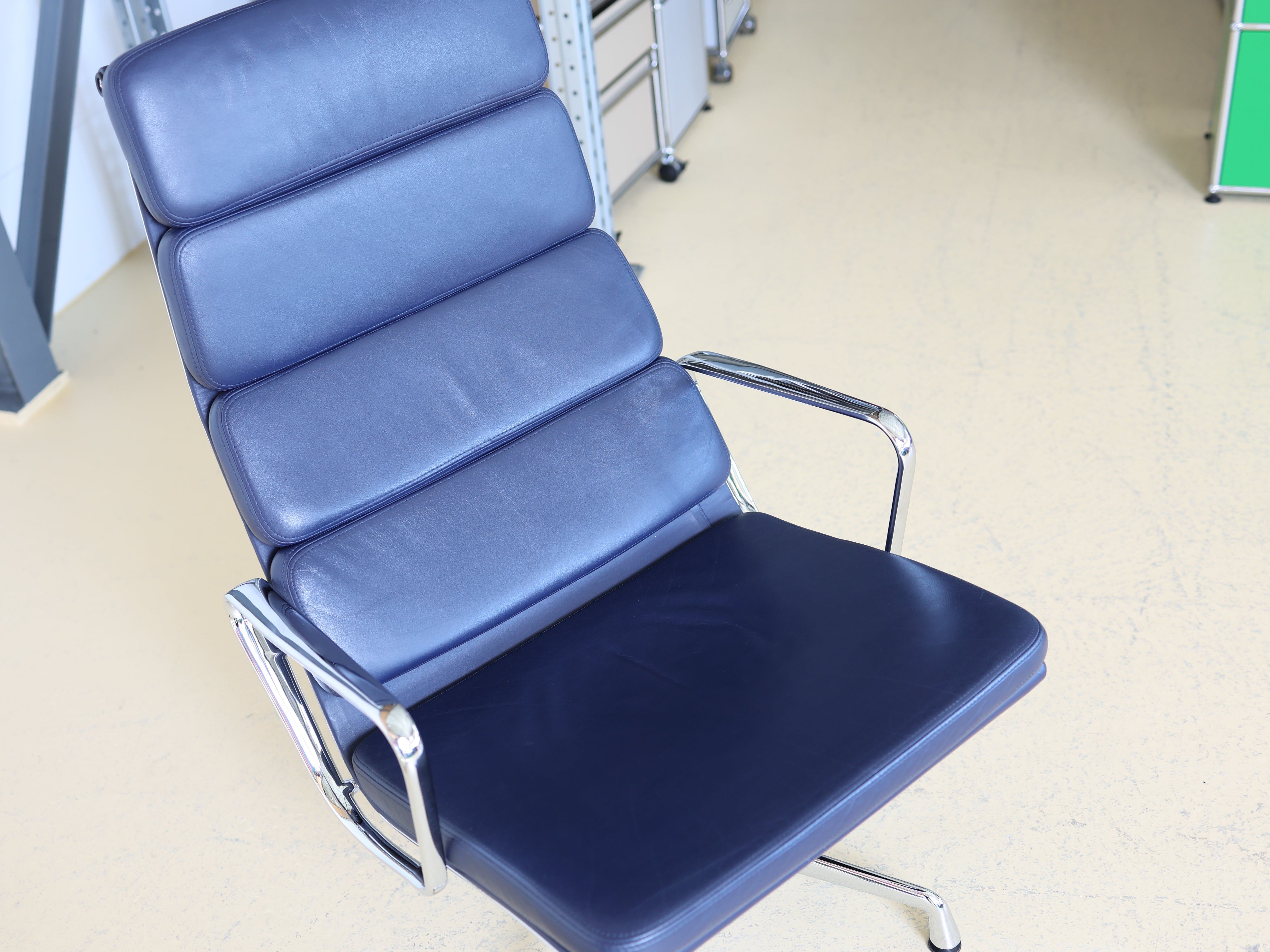 Vitra EA222 Soft Pad Sessel von Eames