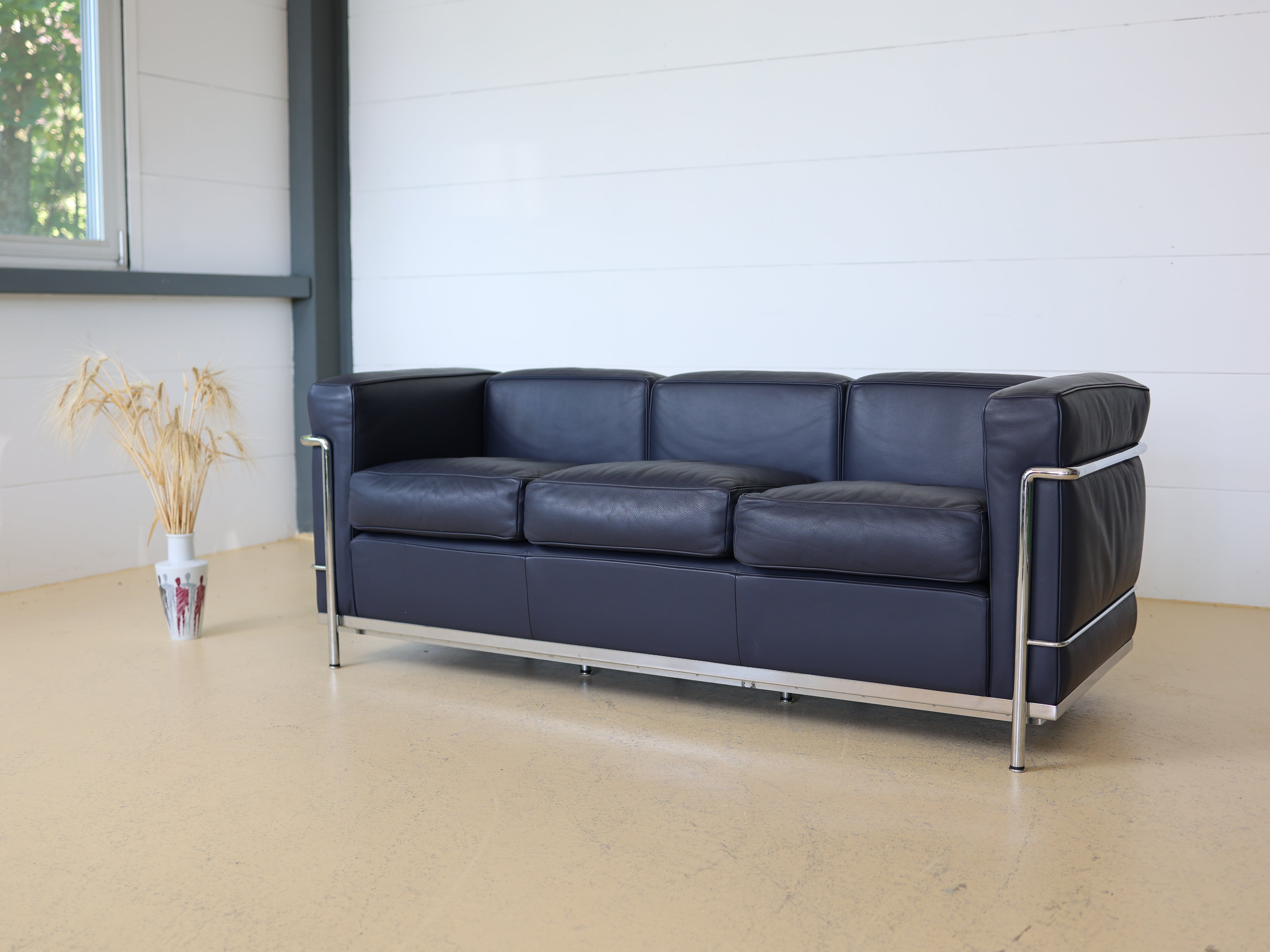 Le Corbusier Sofa LC2 von Cassina - Dunkelblau