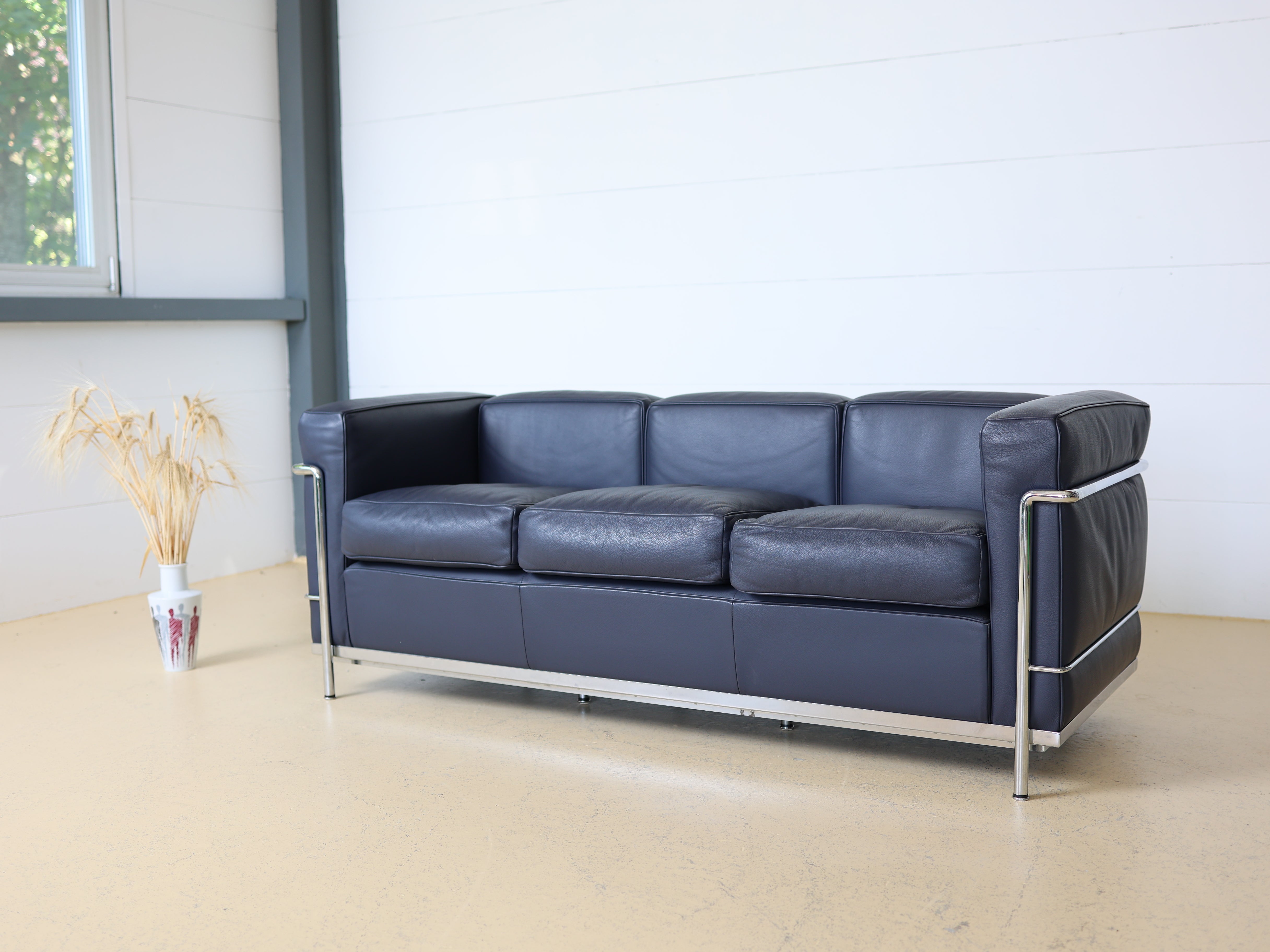 Le Corbusier Sofa LC2 von Cassina - Dunkelblau