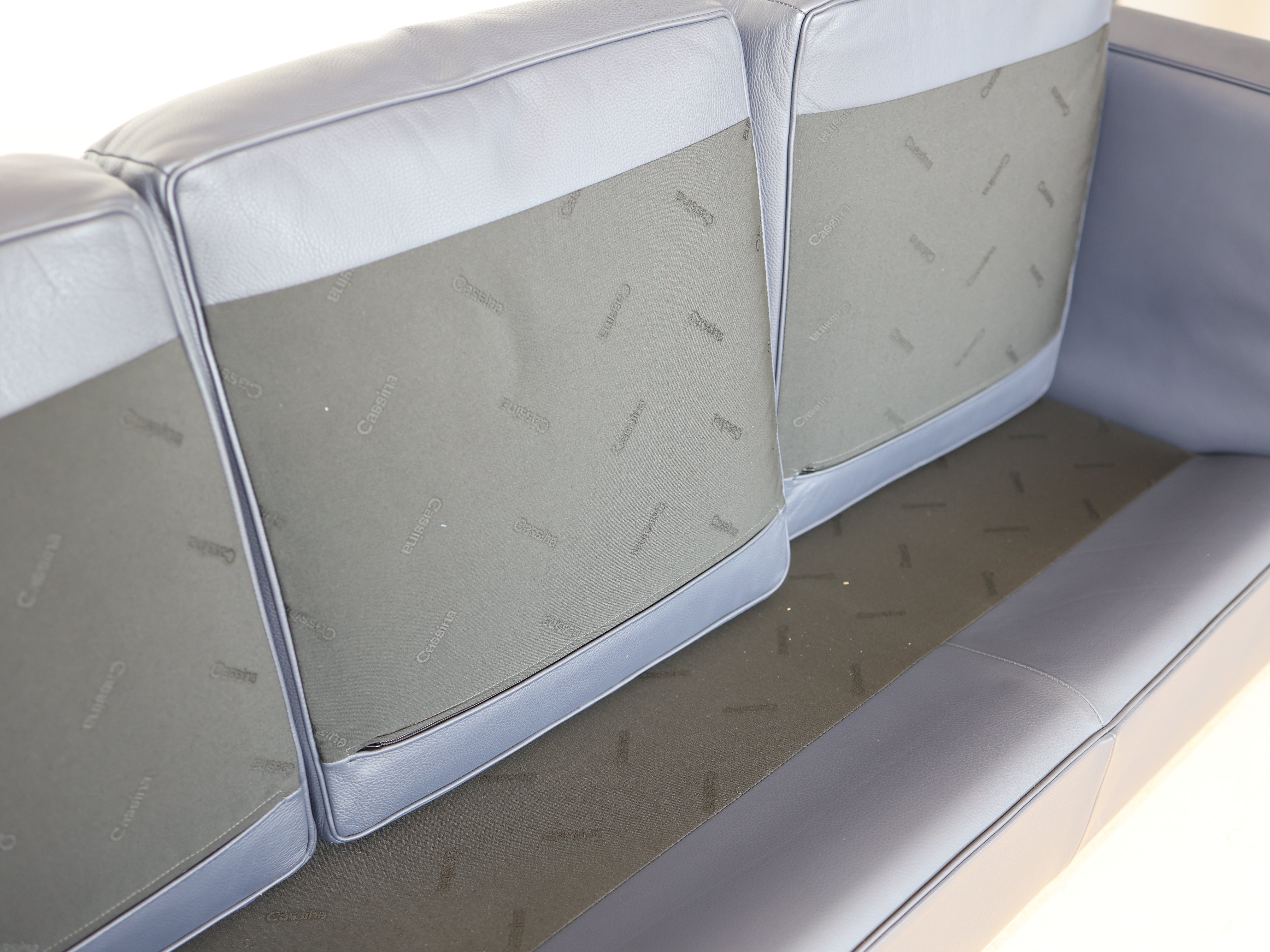 Le Corbusier Sofa LC2 von Cassina - Dunkelblau
