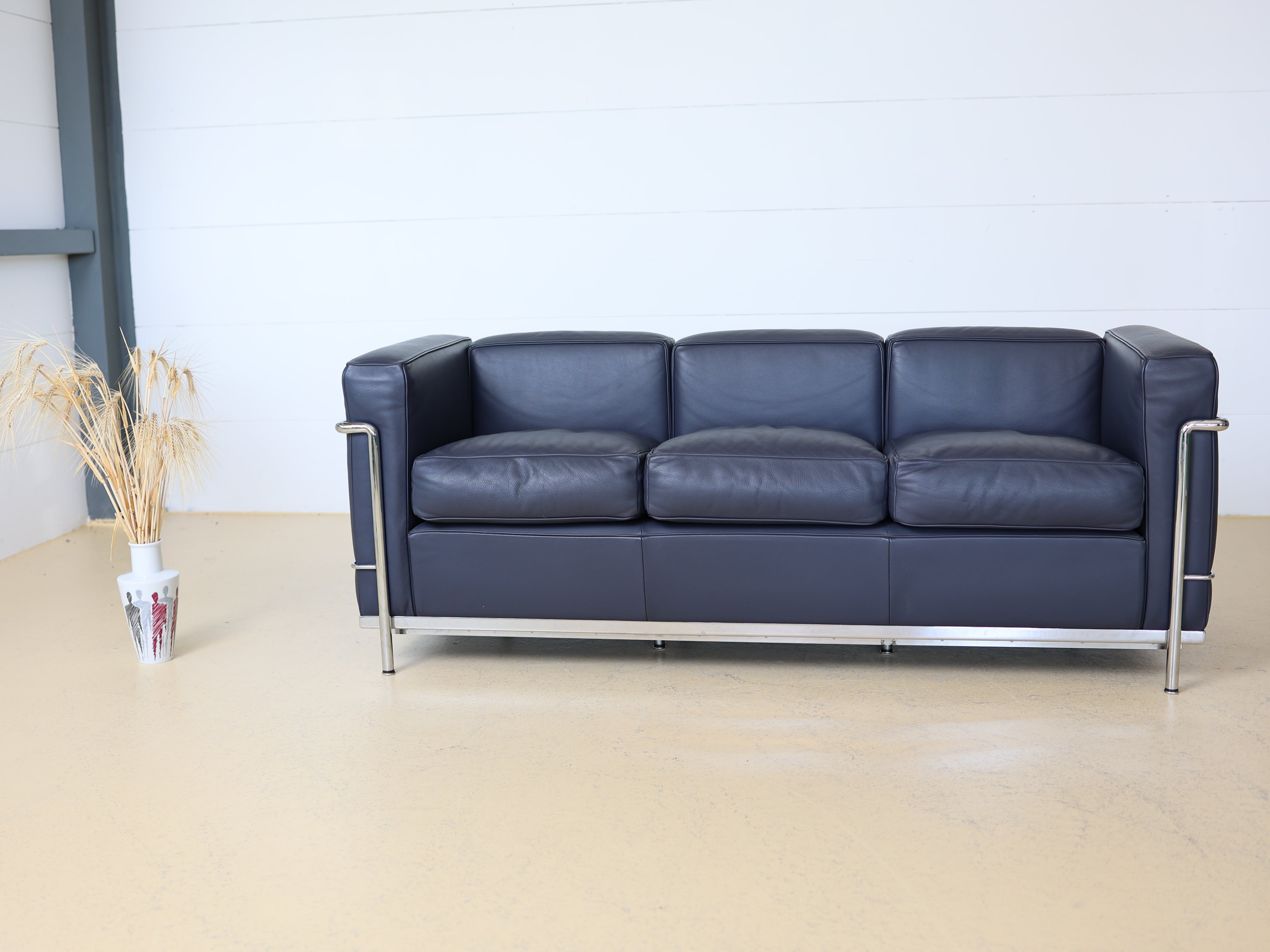Le Corbusier Sofa LC2 von Cassina - Dunkelblau