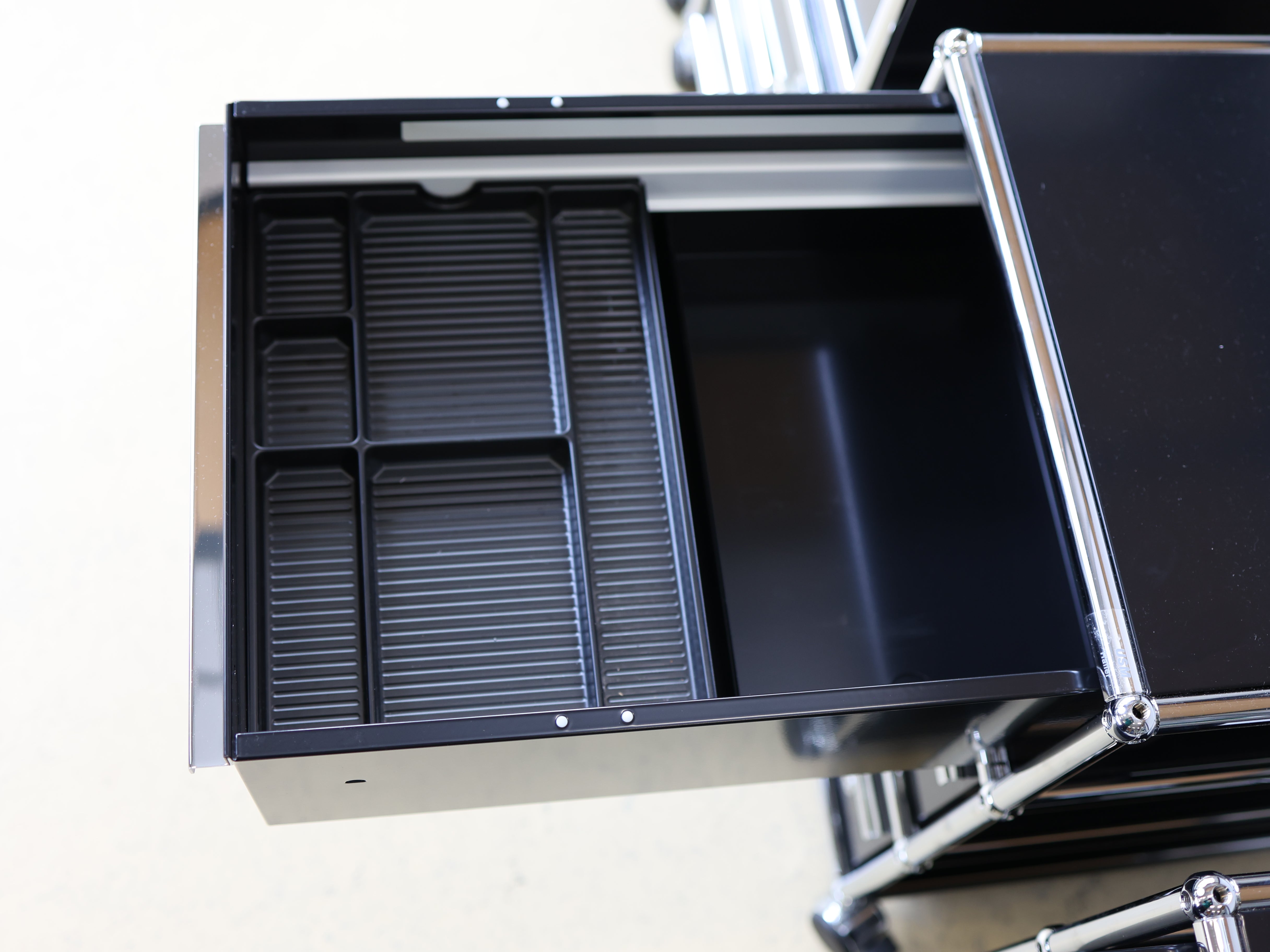 USM Haller Rollcontainer