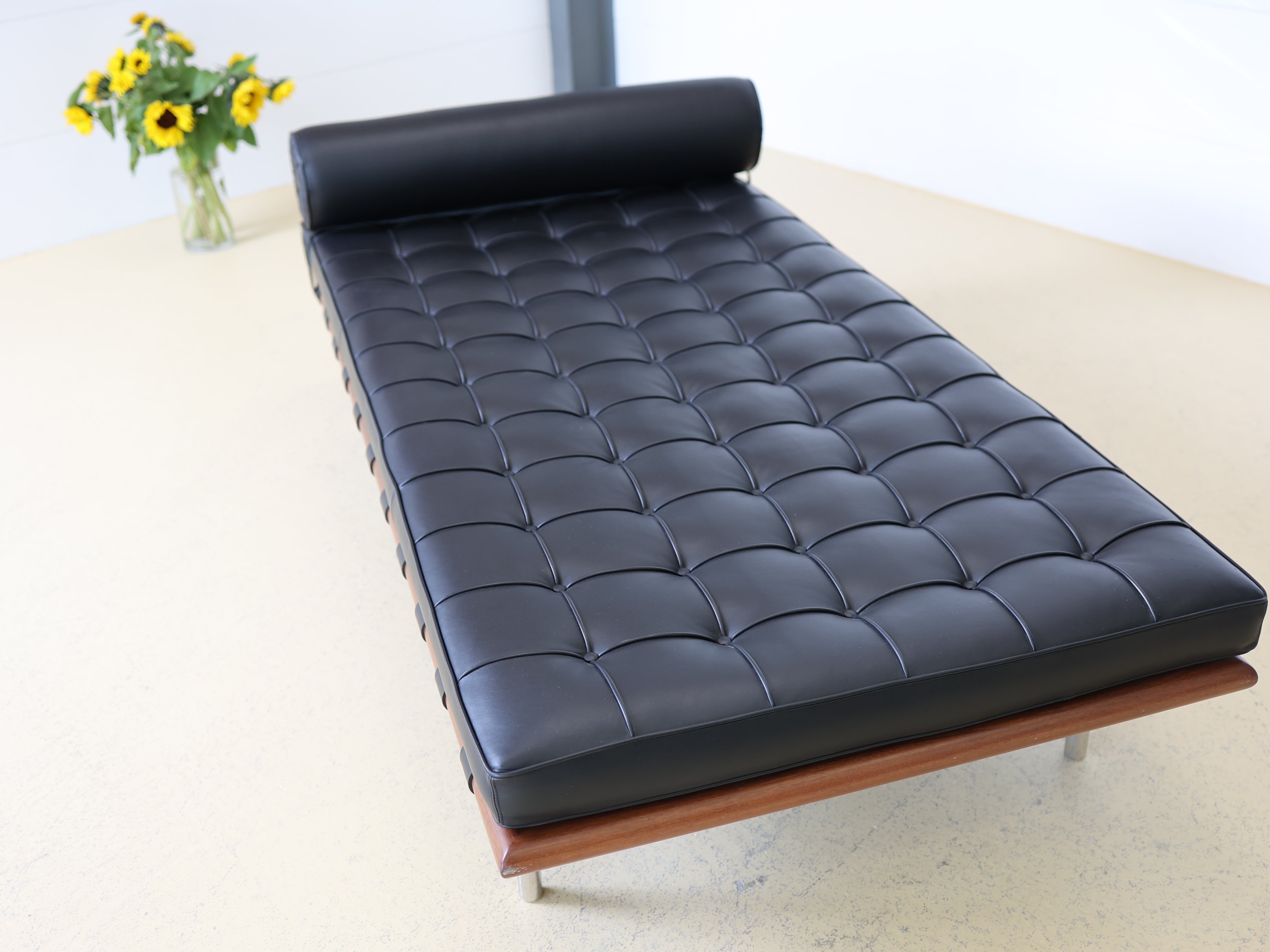 Barcelona Chair Knoll Schwarz 3
