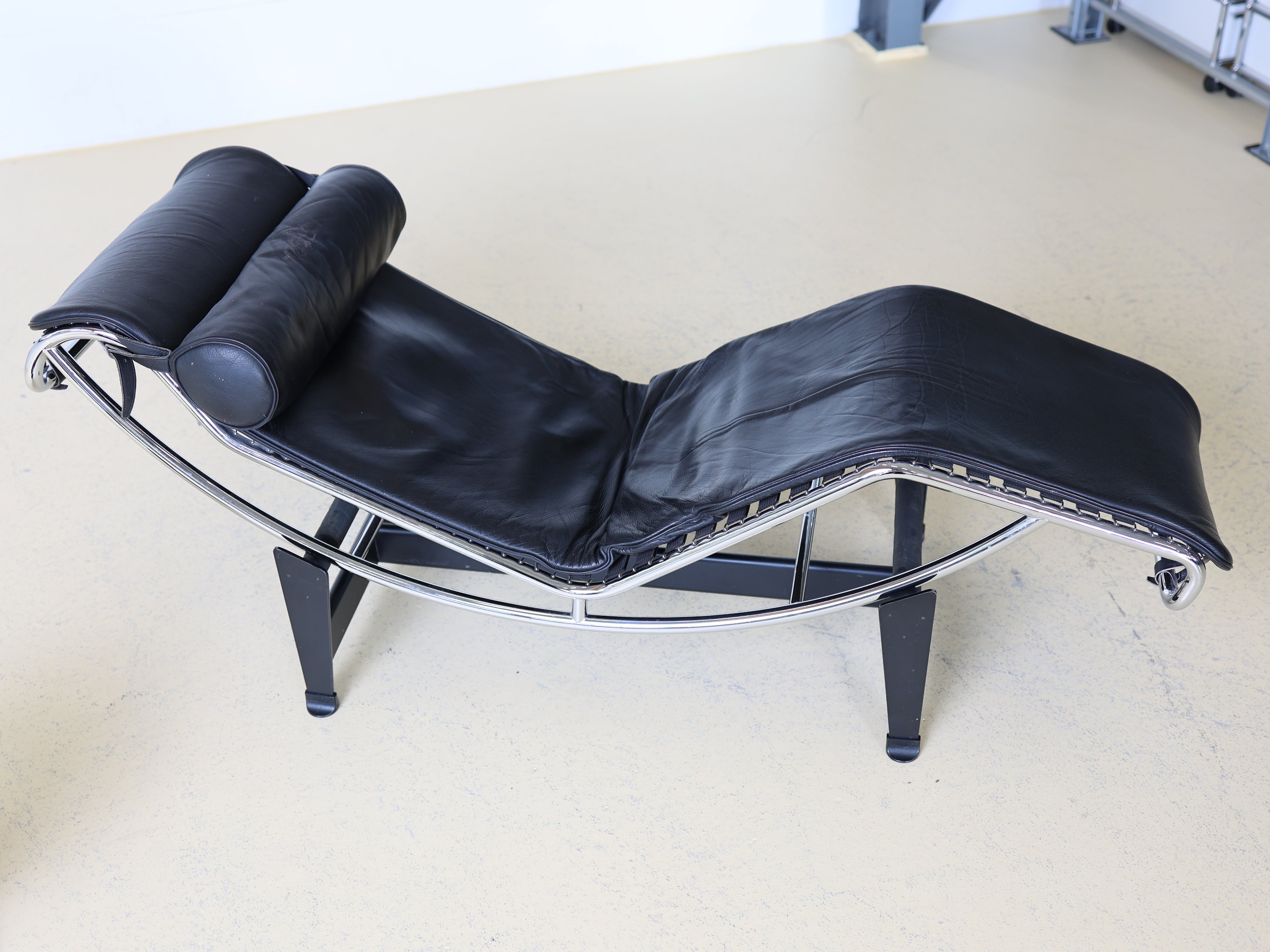 Le Corbusier Liege LC4 von Cassina