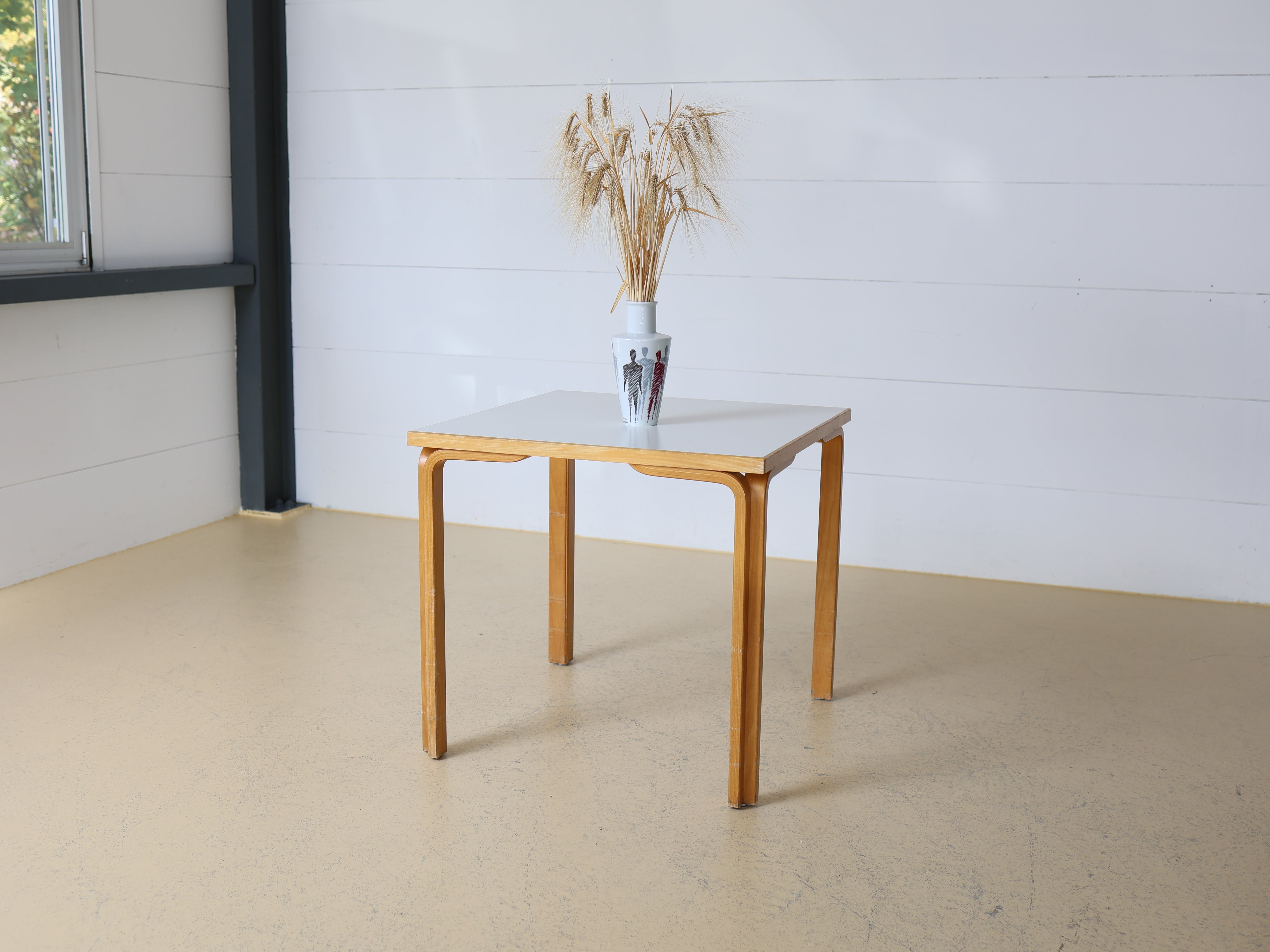 Schöne Vintage Tische - Alvar Aalto Style