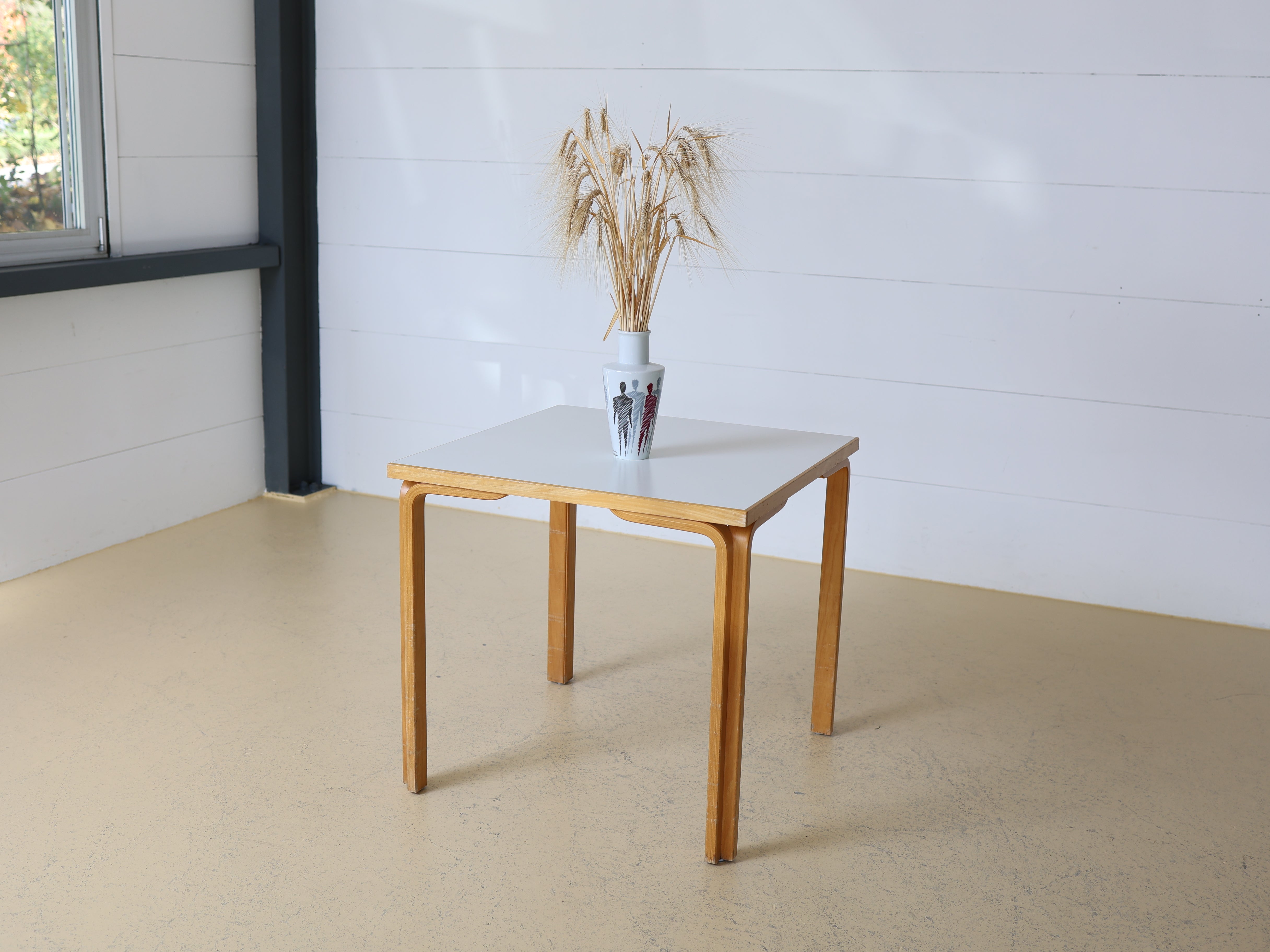 Schöne Vintage Tische - Alvar Aalto Style