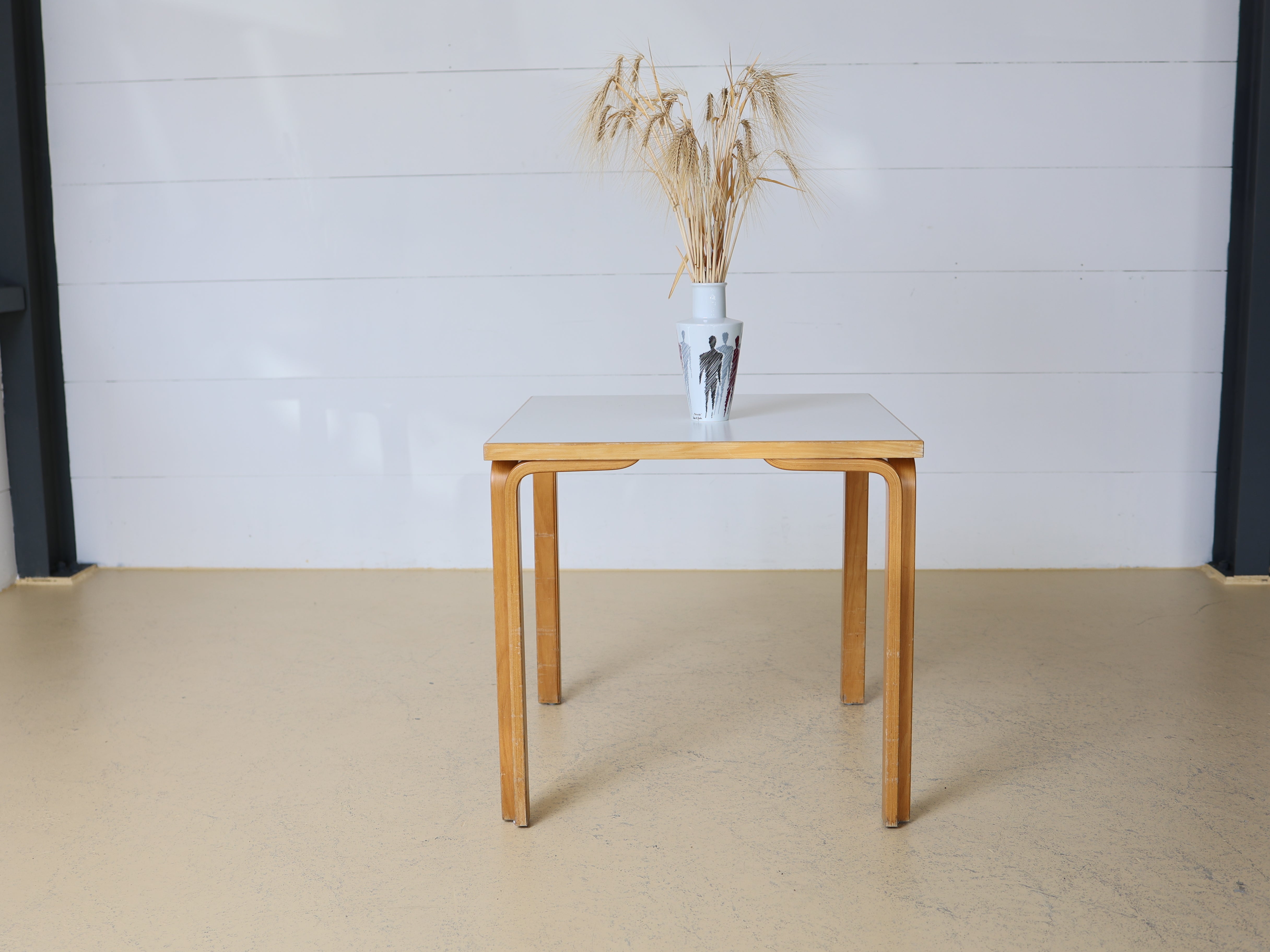 Schöne Vintage Tische - Alvar Aalto Style