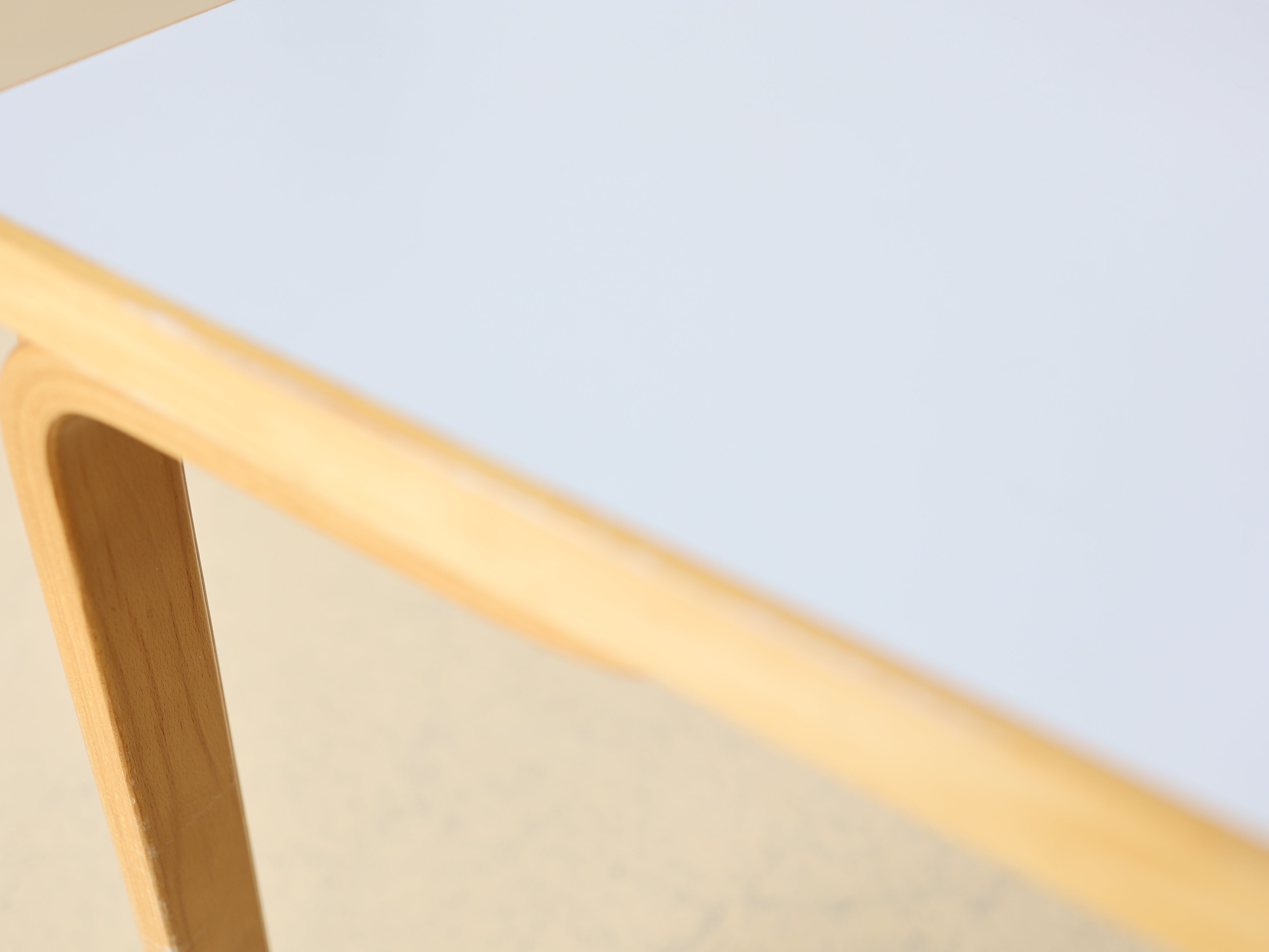 Schöne Vintage Tische - Alvar Aalto Style