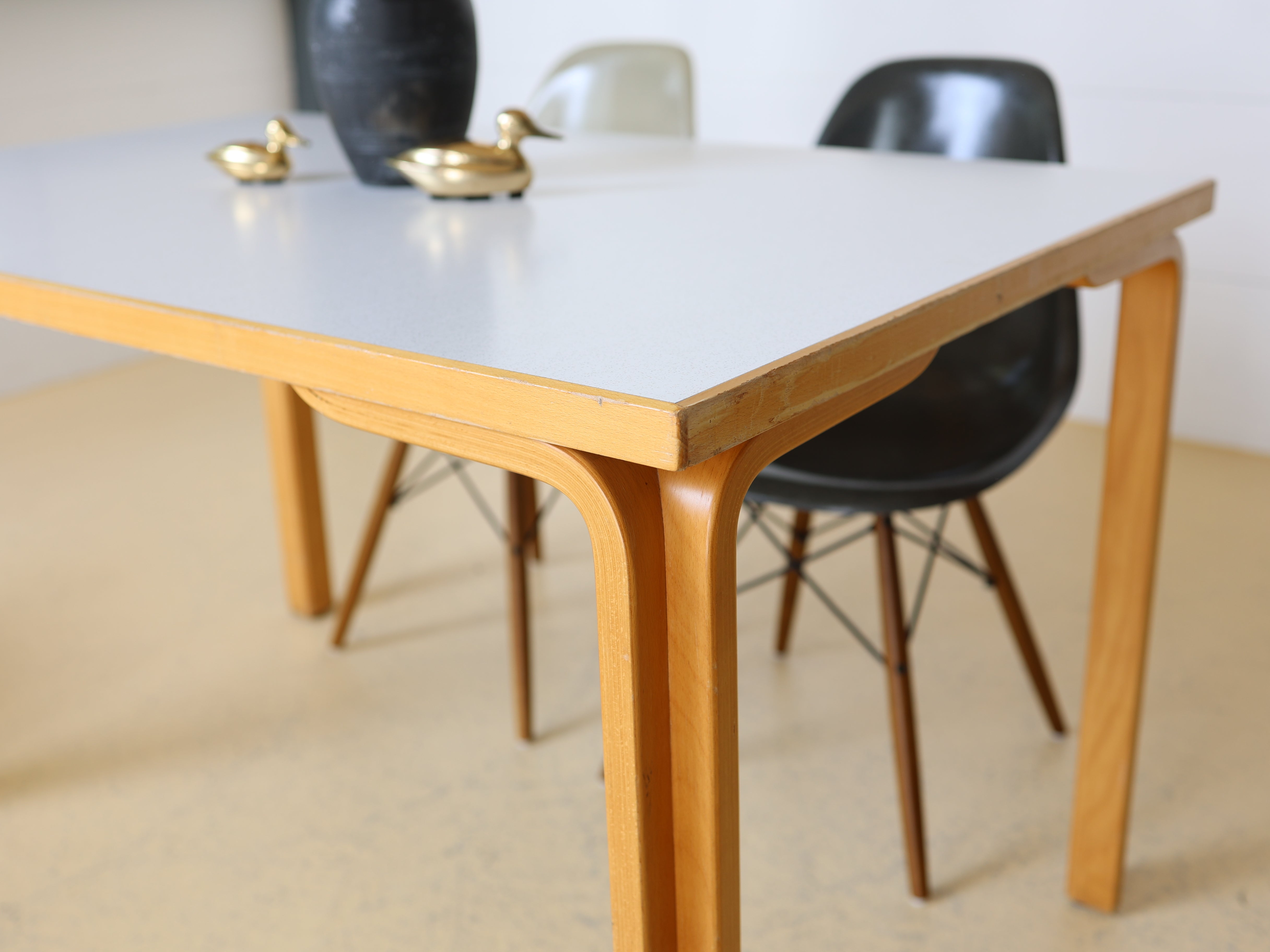 25 Schöne Vintage Tische - Alvar Aalto Style