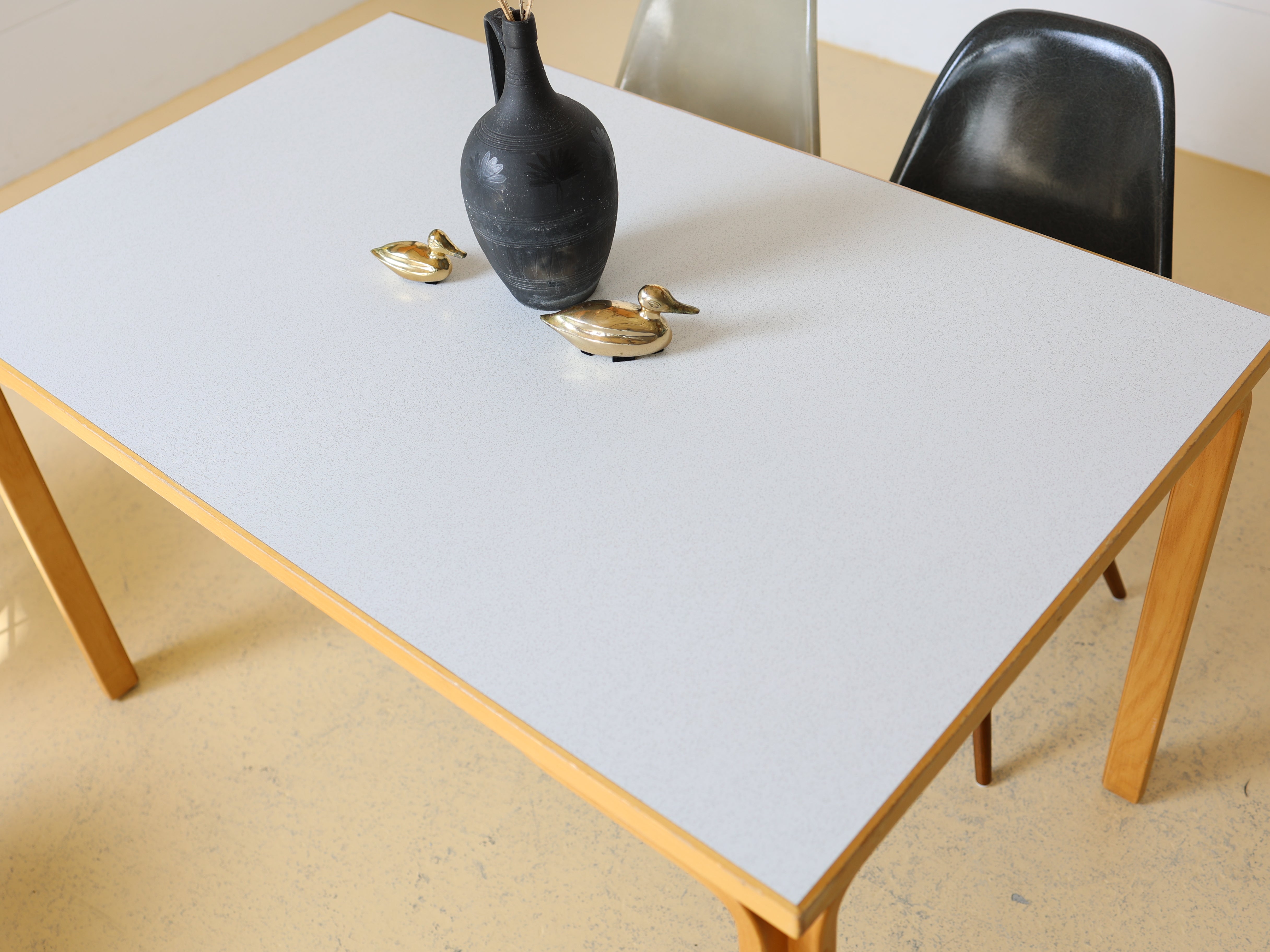 25 Schöne Vintage Tische - Alvar Aalto Style