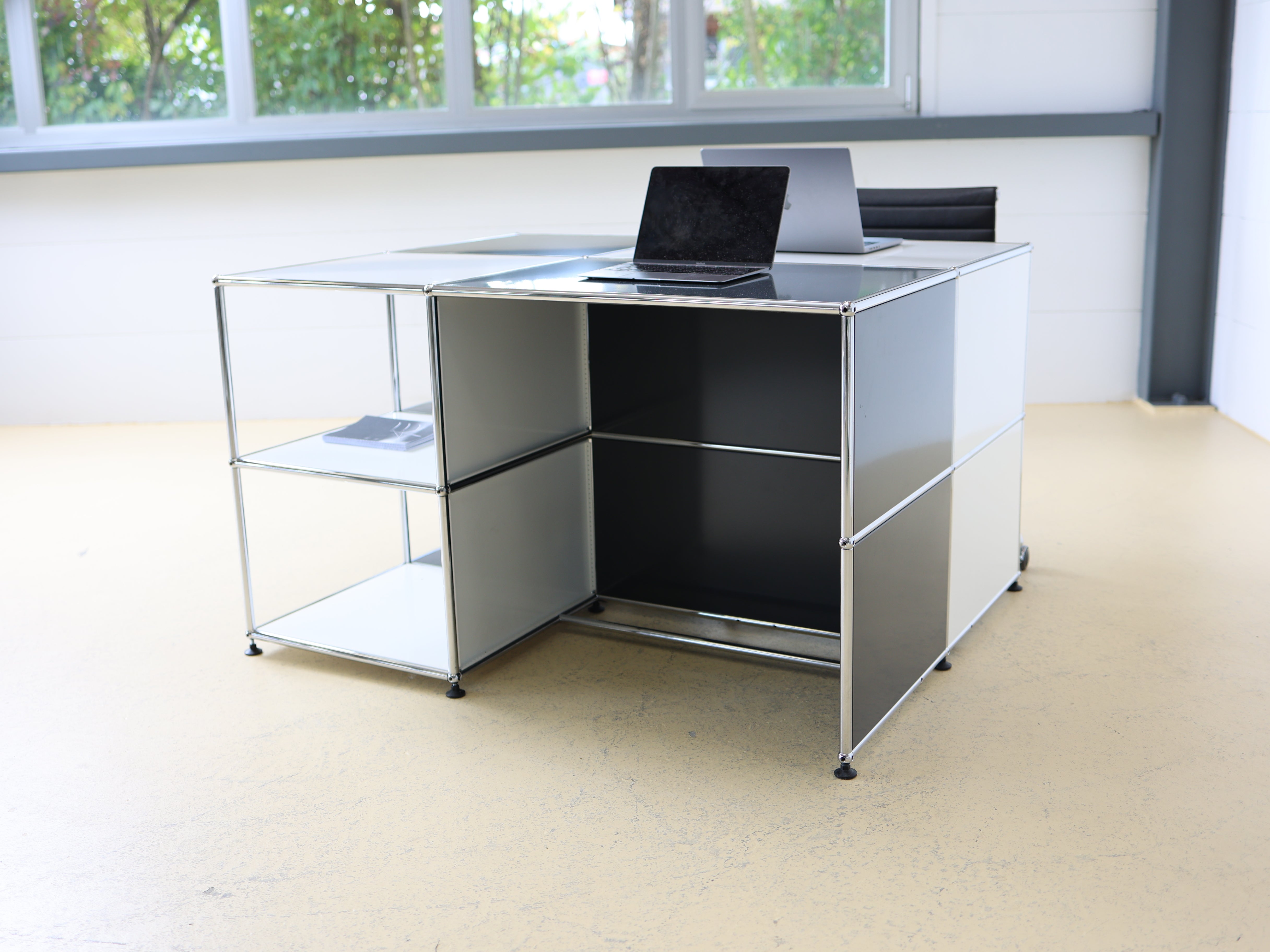 USM Haller Schreibtisch