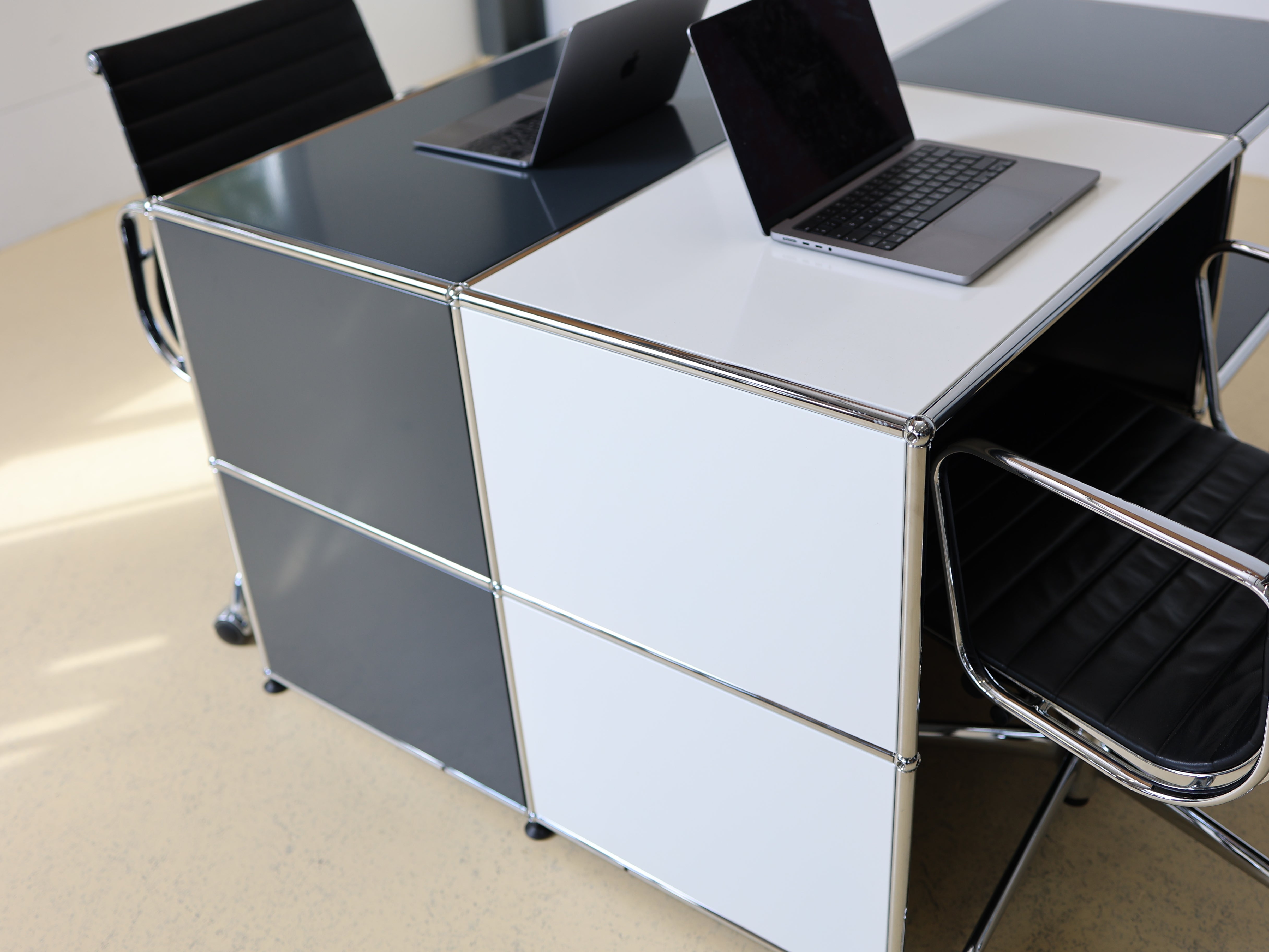 USM Haller Schreibtisch