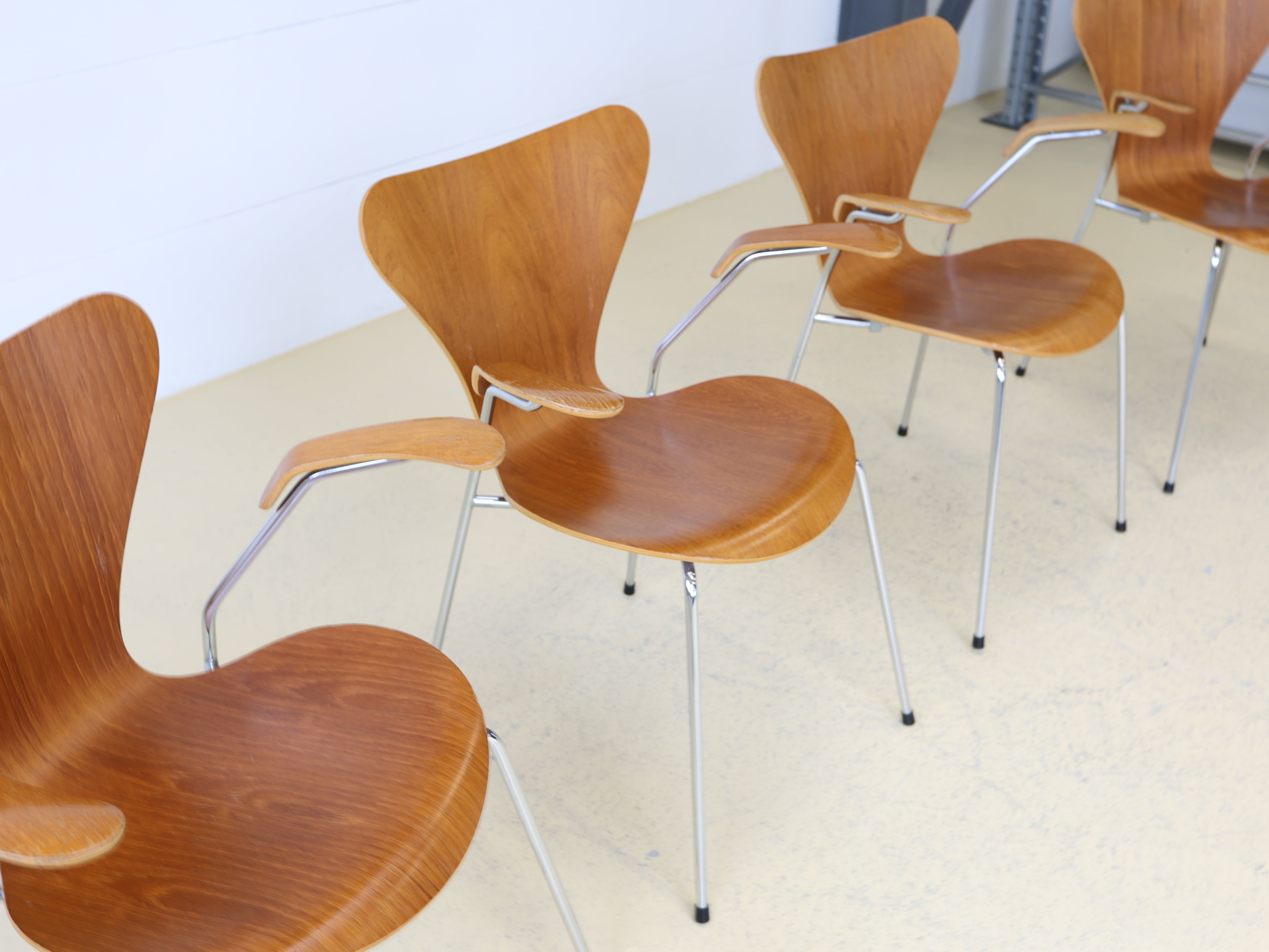 Arne Jacobsen Stühle von Fritz Hansen Braun 7