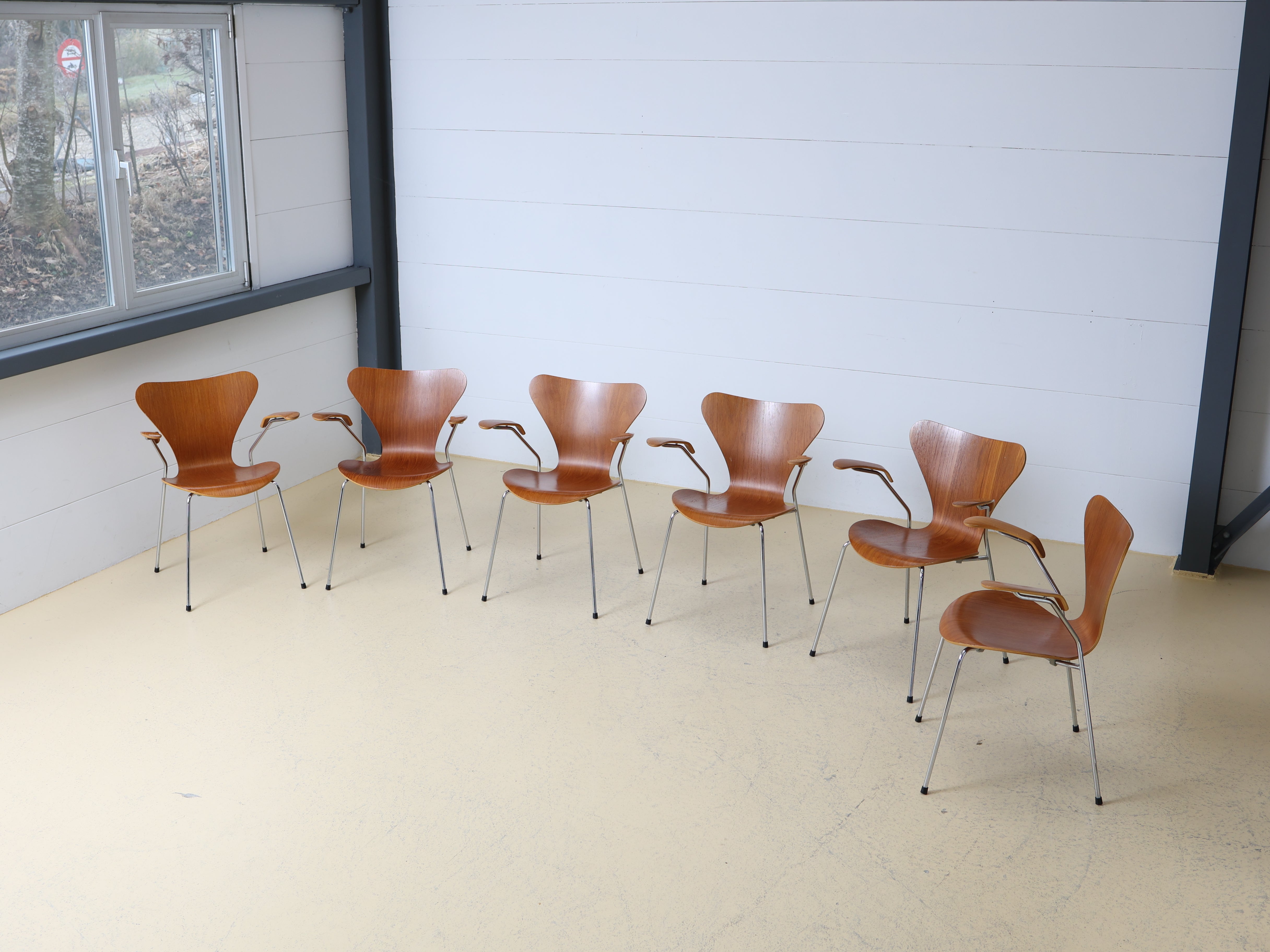 Arne Jacobsen Stühle von Fritz Hansen Braun 9