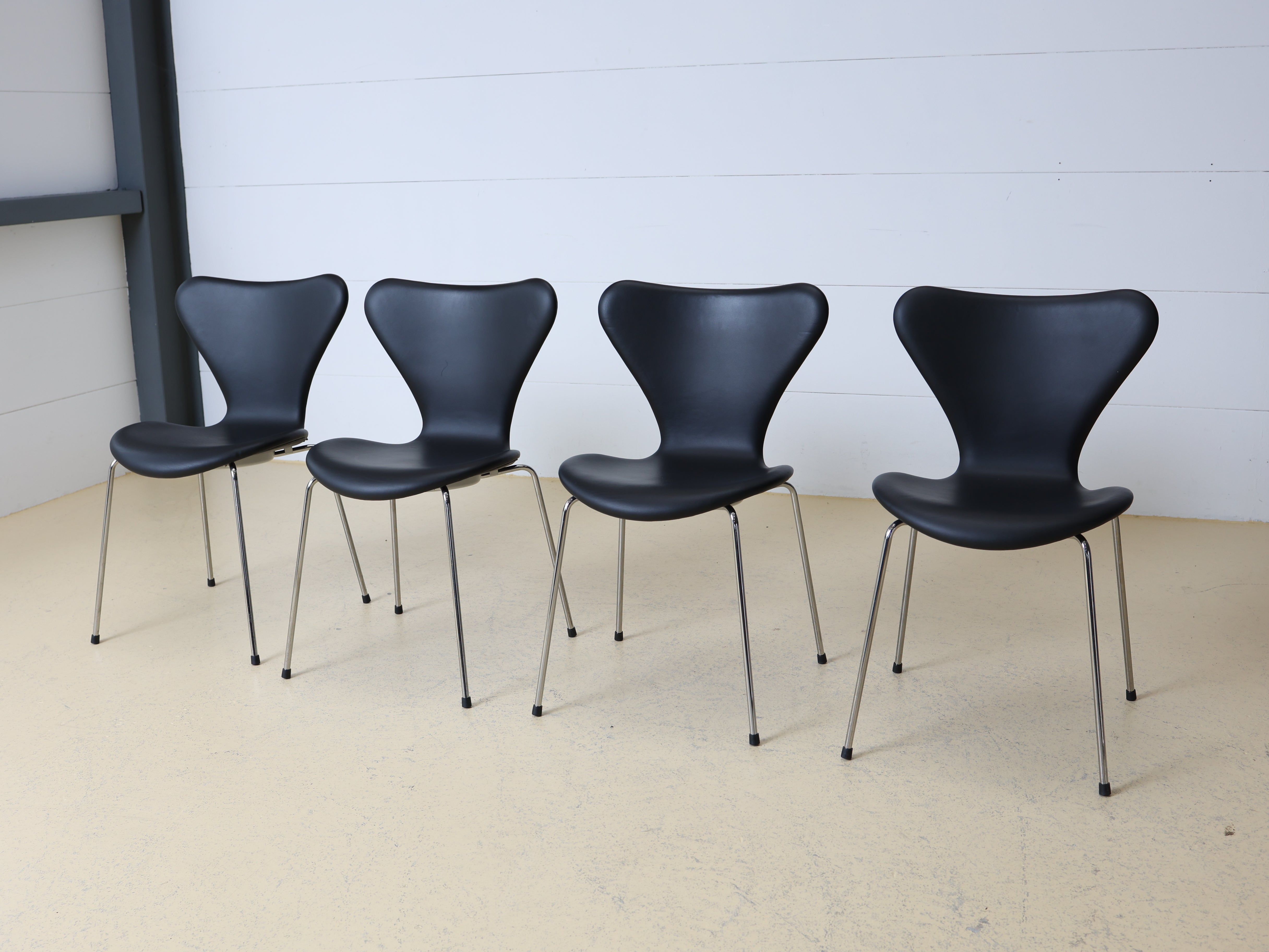 Arne Jacobsen Stühle Serie 7, Fritz Hansen