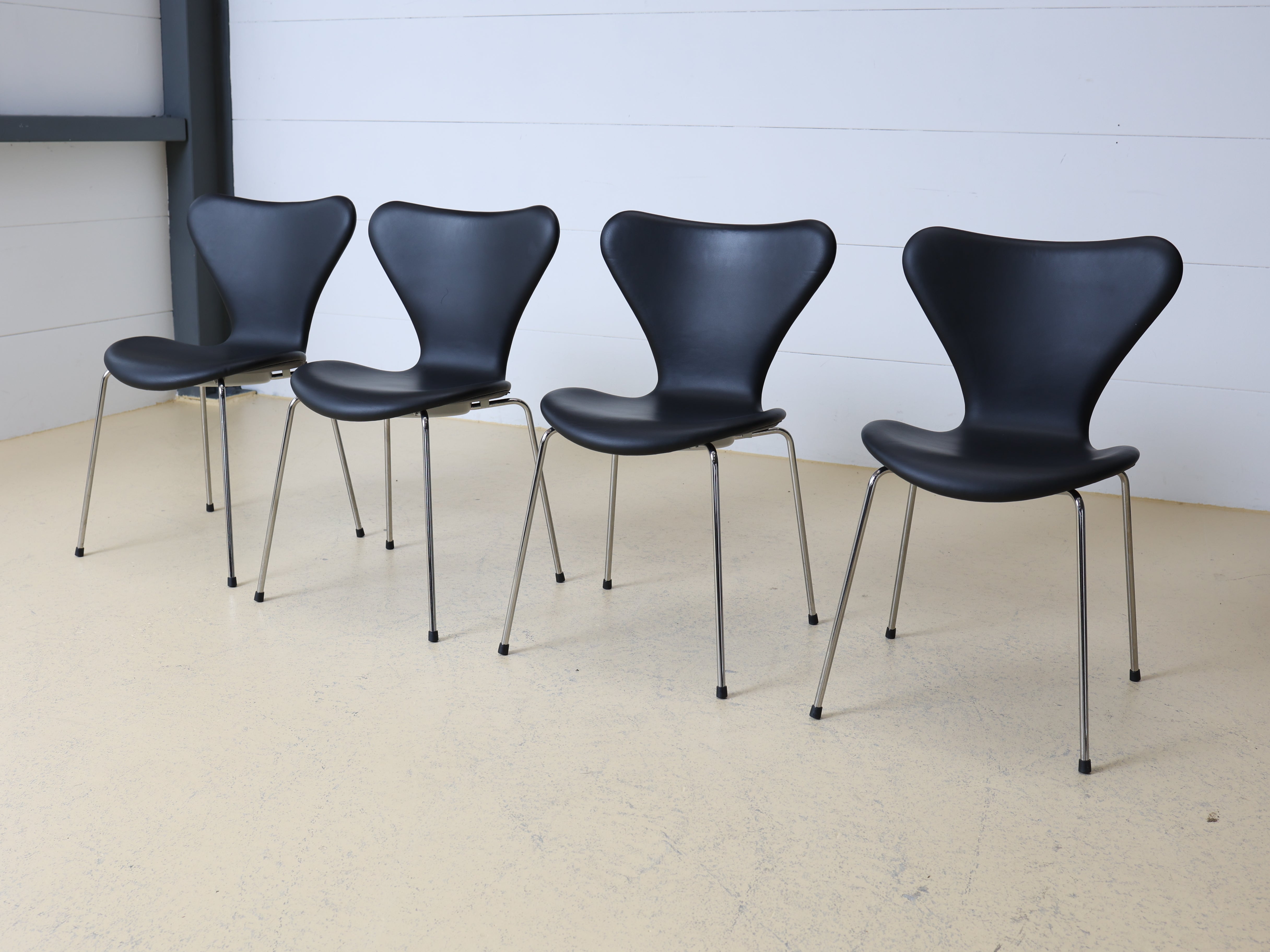 Arne Jacobsen Stühle Serie 7, Fritz Hansen