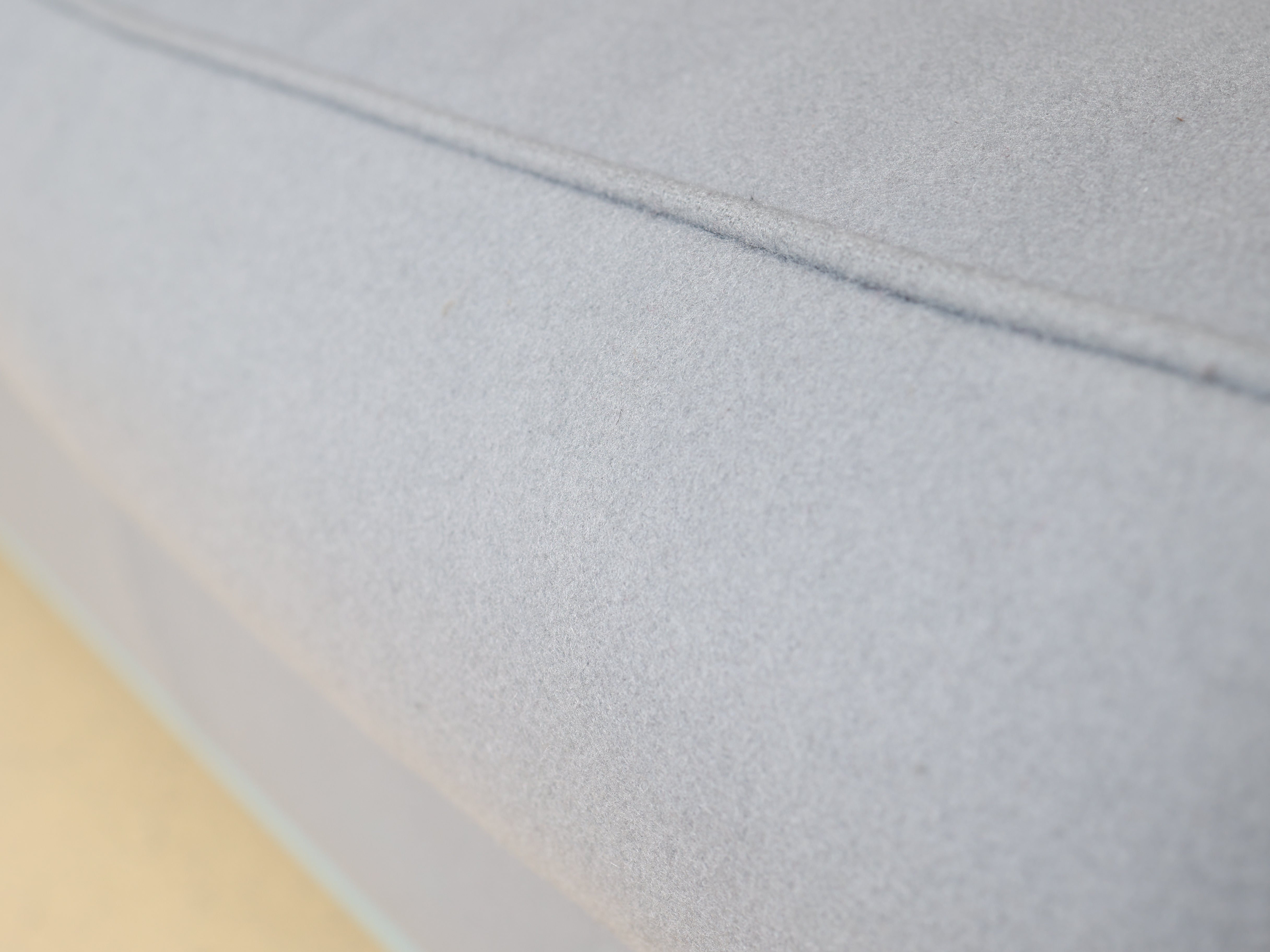 Le Corbusier LC2 Dreisitzersofa von Cassina