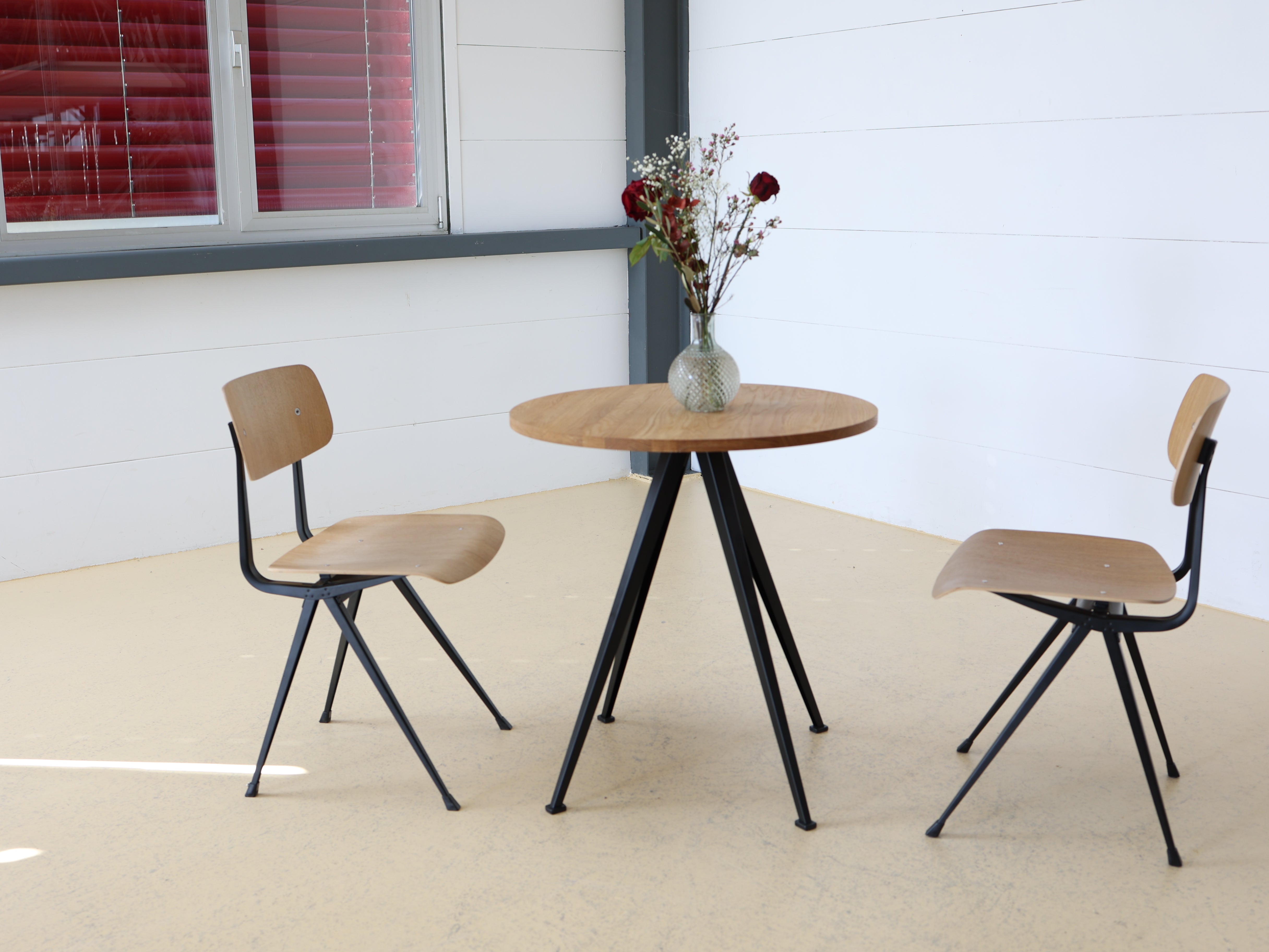 SET: Pyramid HAY Tisch & Result Stühle