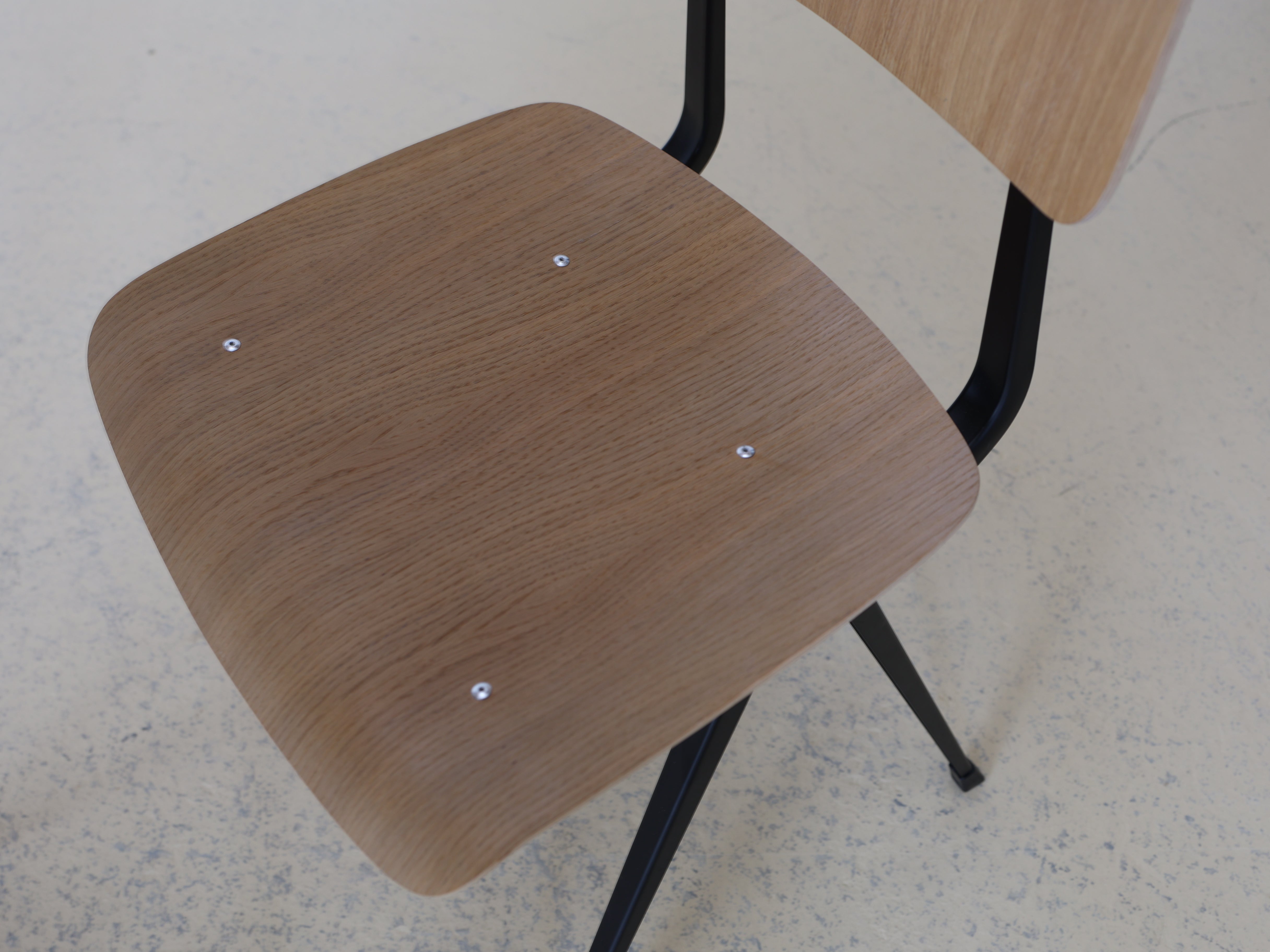 SET: Pyramid HAY Tisch & Result Stühle