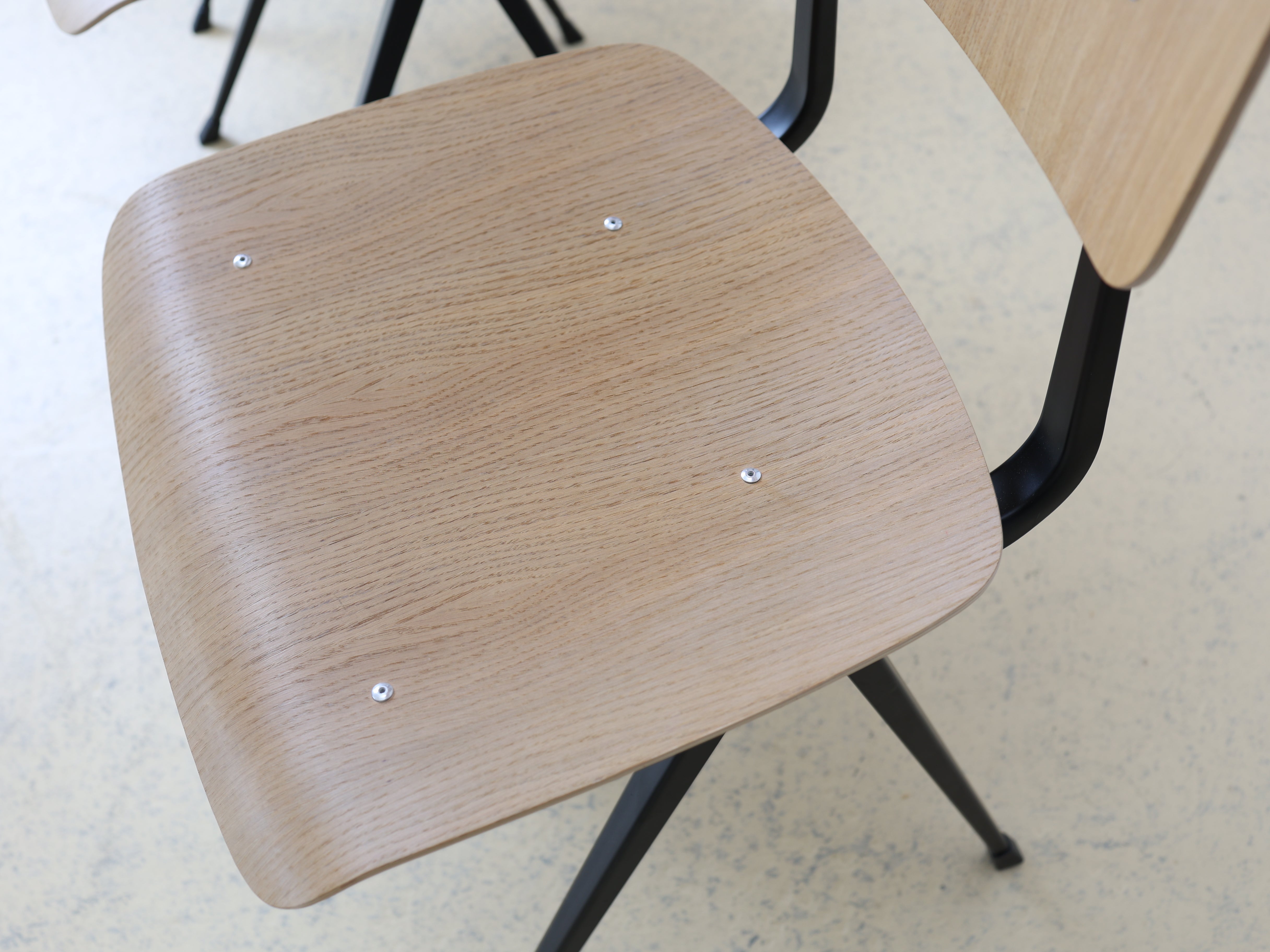 HAY Set: Tisch, Bank & 2 Stühle