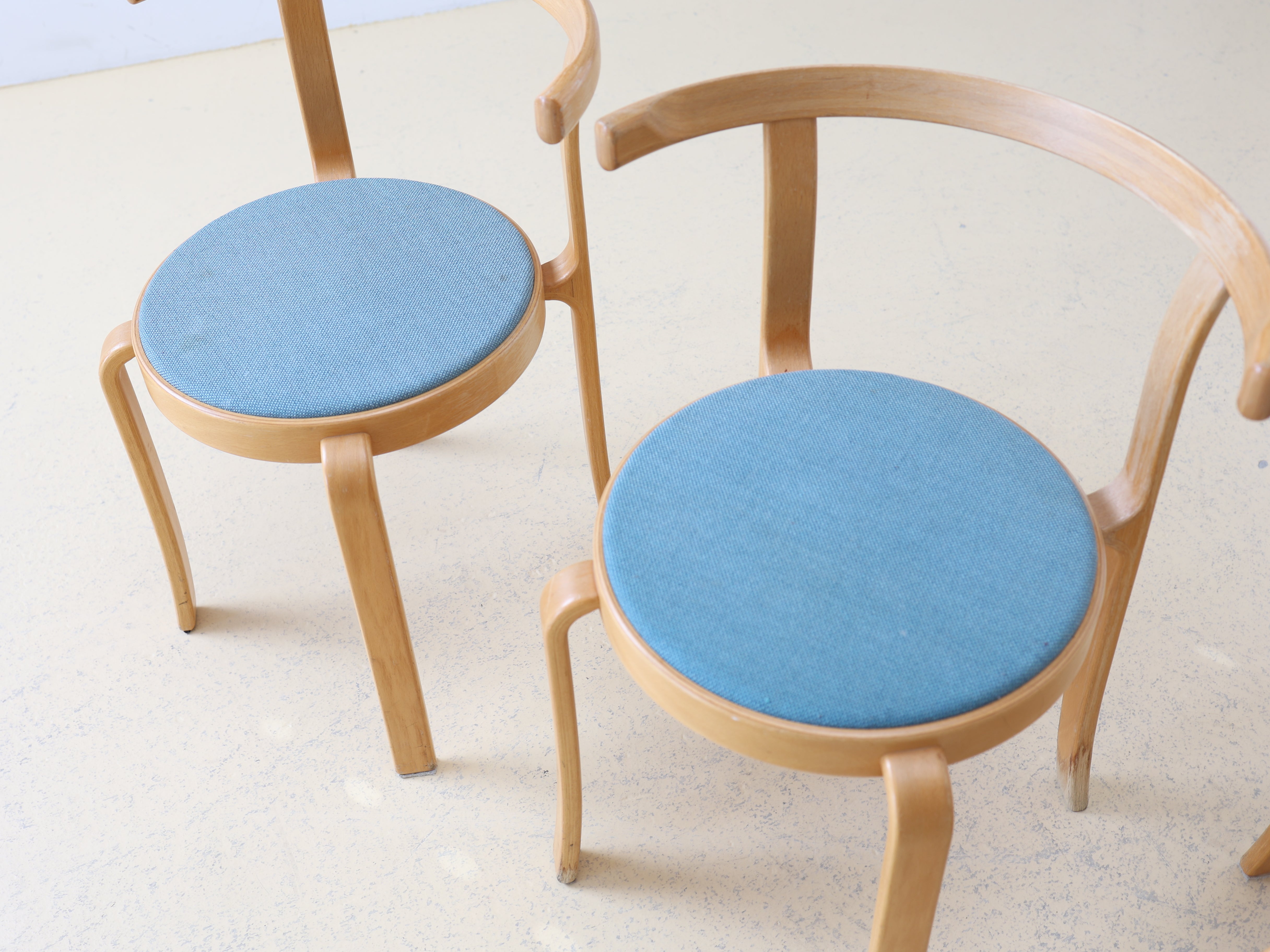 Magnus Olesen Stapelstuhl Blau 5