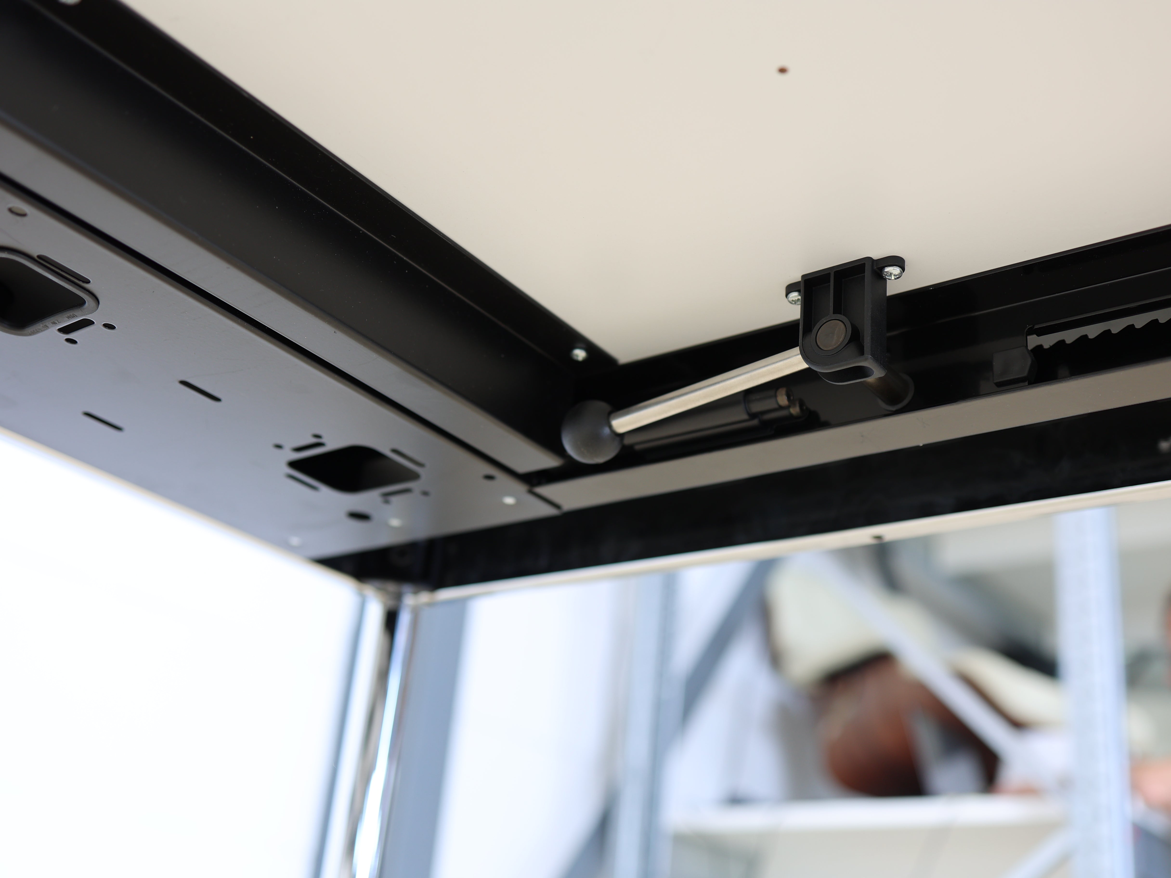 USM Haller Schreibtische Advanced- Weiss 175cm