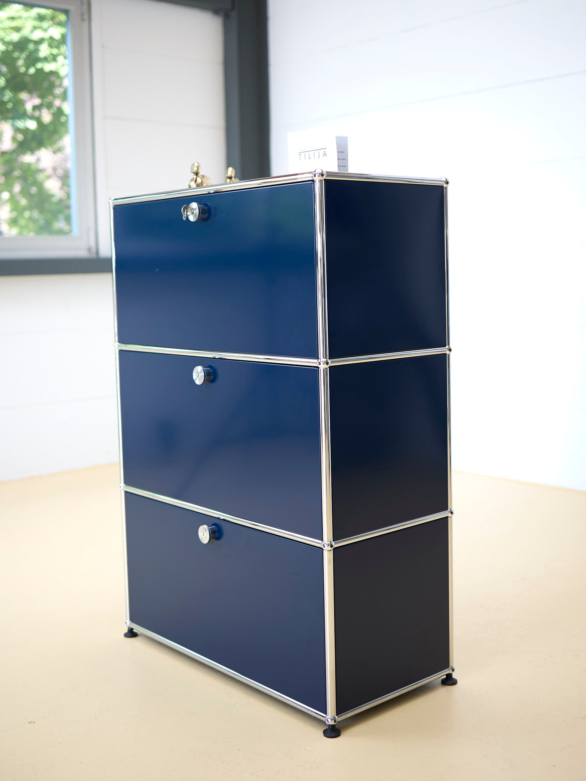 USM Haller Highboard in Stahlblau