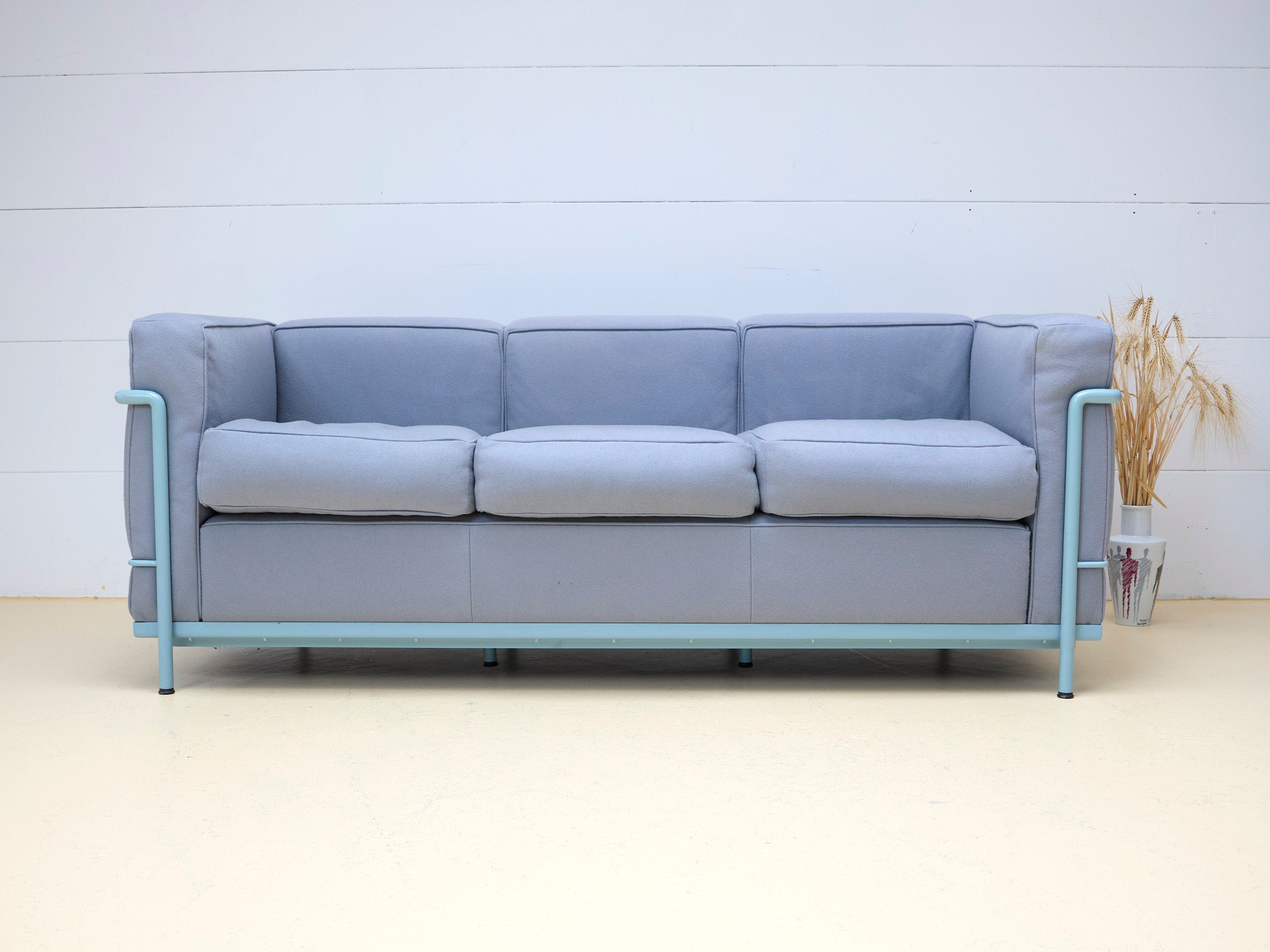 Le Corbusier LC2 Dreisitzersofa von Cassina