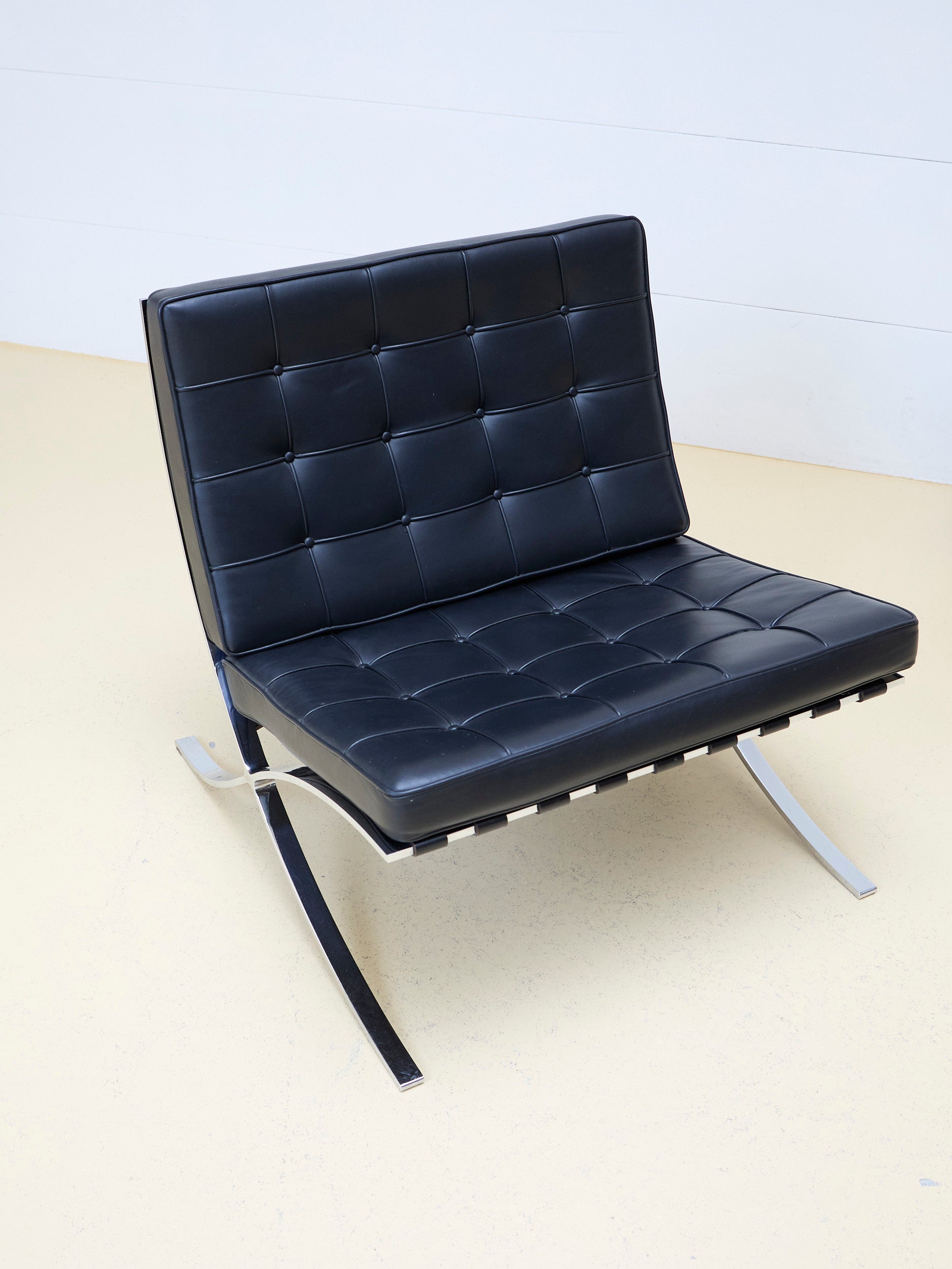 Barcelona Chair von Ludwig Mies van der Rohe, Knoll