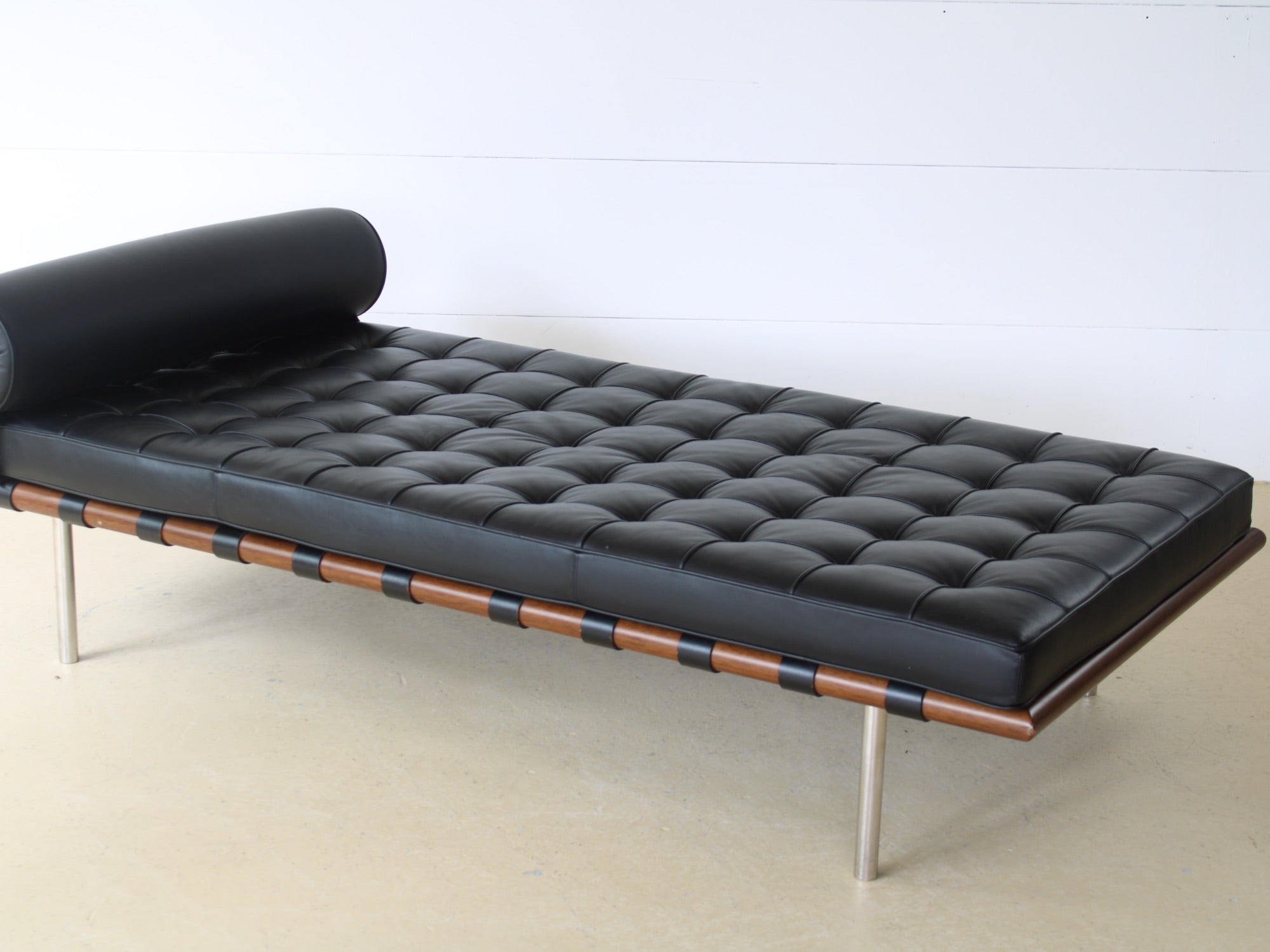 Barcelona Daybed, Ludwig Mies van der Rohe Knoll
