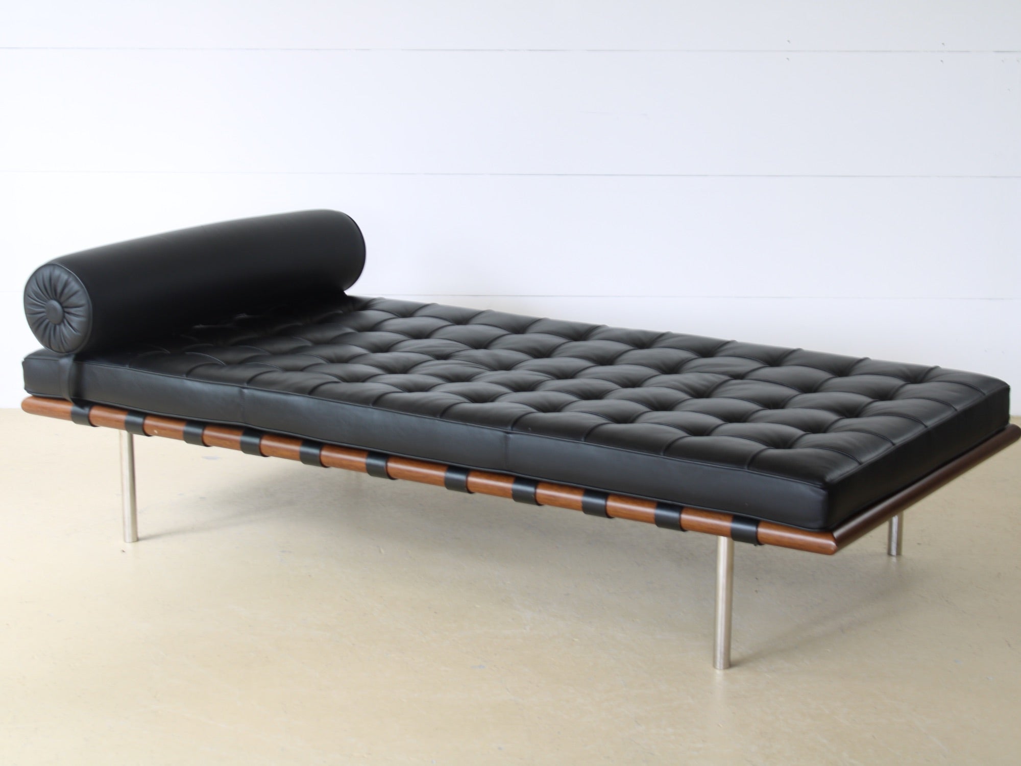 Barcelona Daybed, Ludwig Mies van der Rohe Knoll