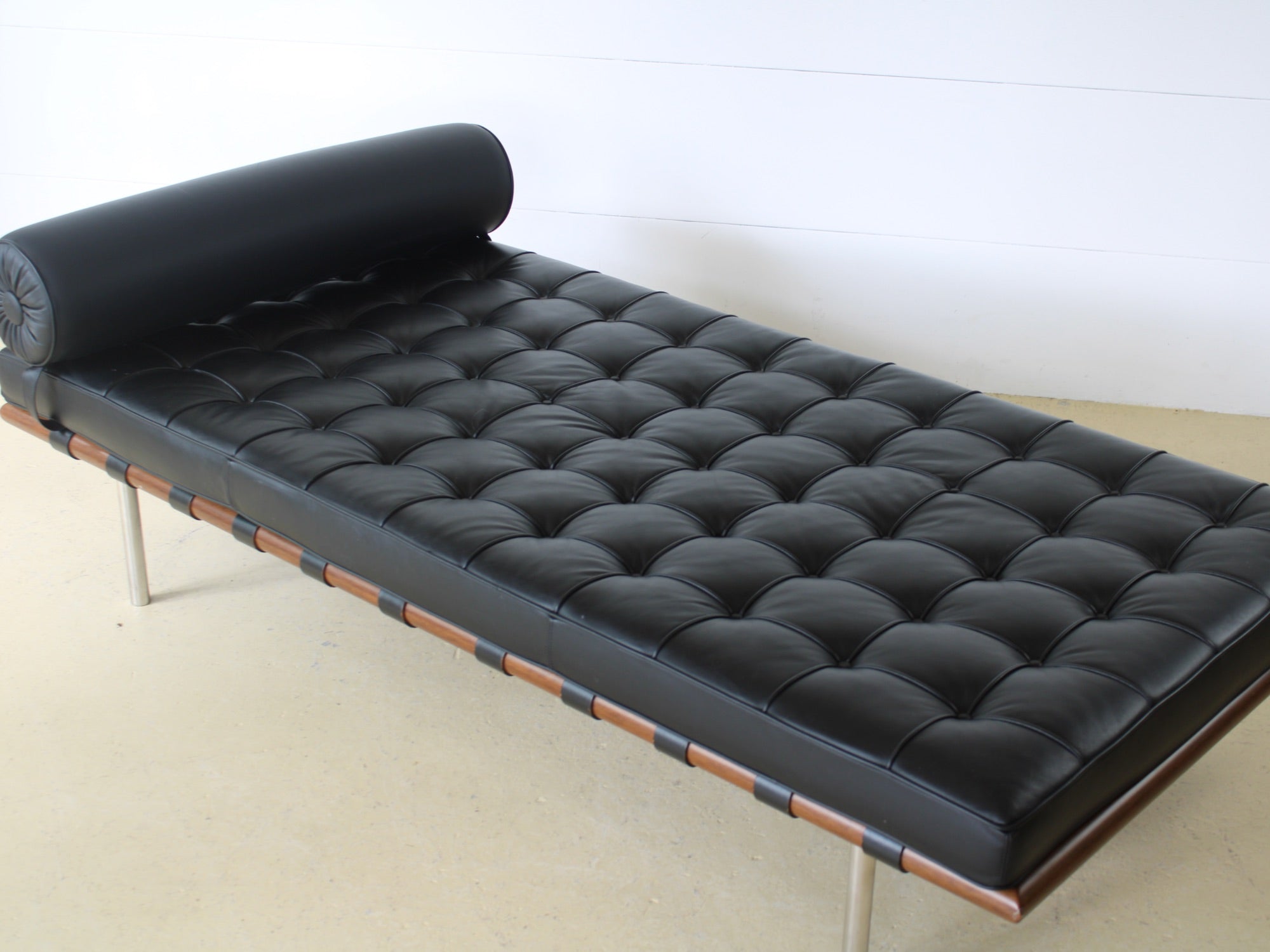 Barcelona Daybed, Ludwig Mies van der Rohe Knoll