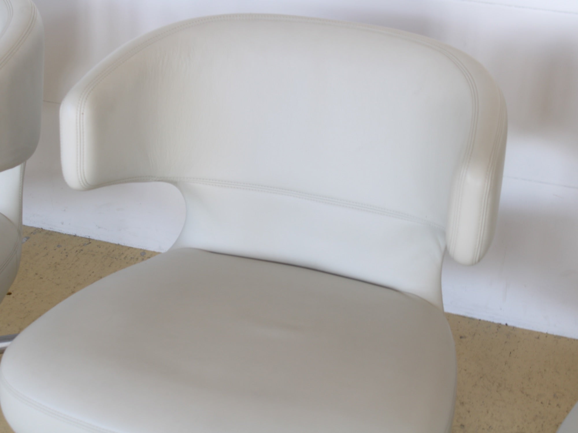 Vitra Petit Repos Sessel von Antonio Citterio in hervorragendem Zustand. Eleganter Lounge-Sessel erhältlich bei atelier TILIJA.