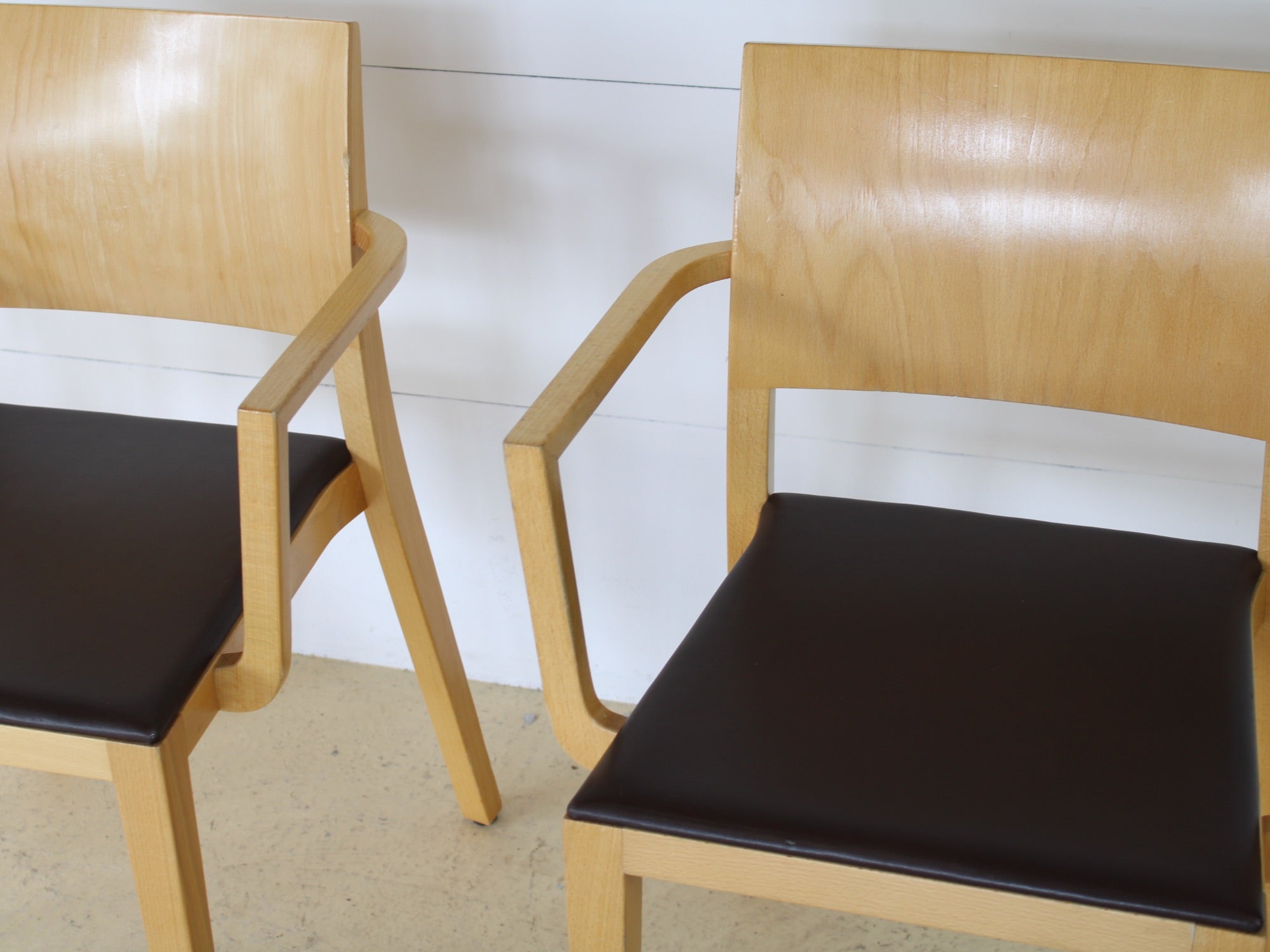 Horgen Glarus Stühle mit Armlehne