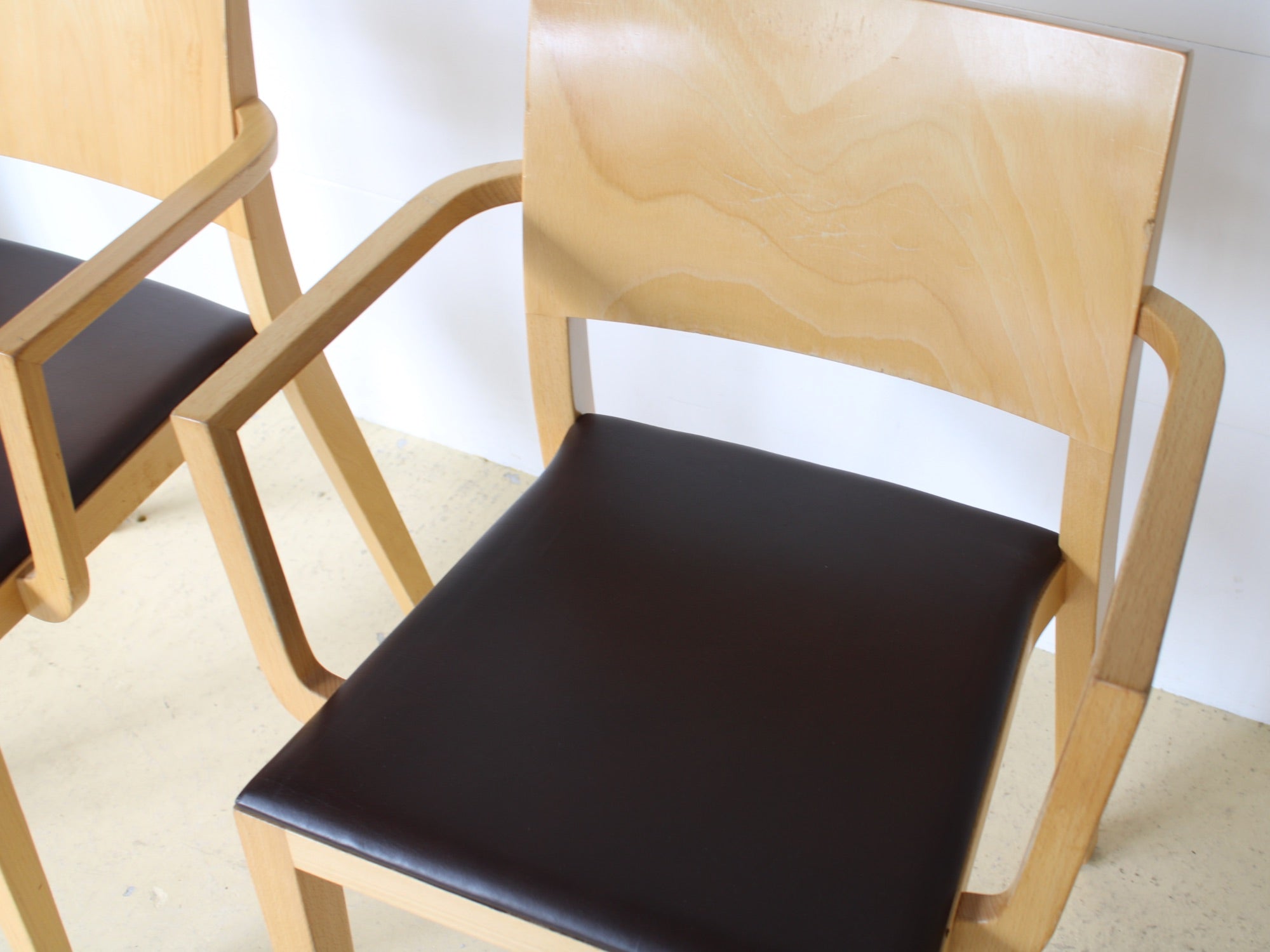 Horgen Glarus Stühle mit Armlehne