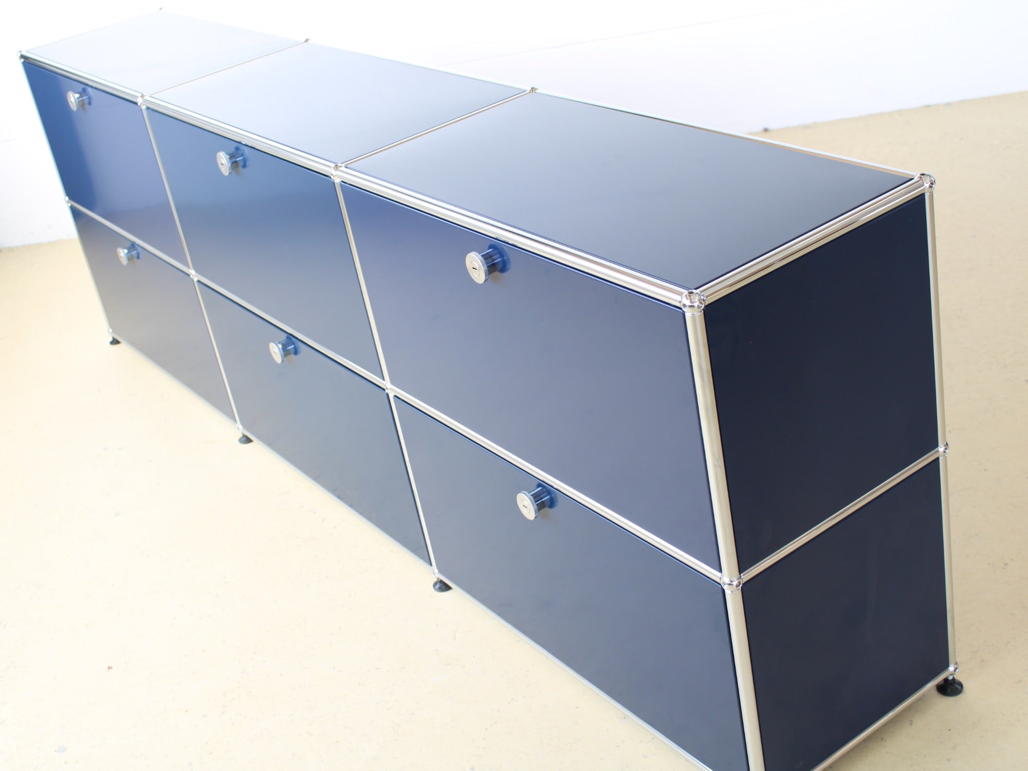 USM Haller Sideboard in Stahlblau