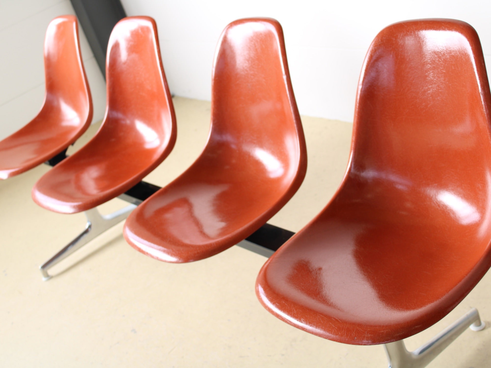 Eames Sitzbank von Hermann Miller