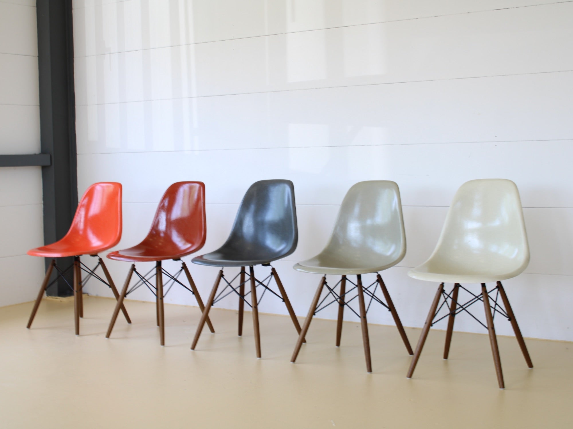 Eames Fiberglas Stühle von Hermann Miller im Set