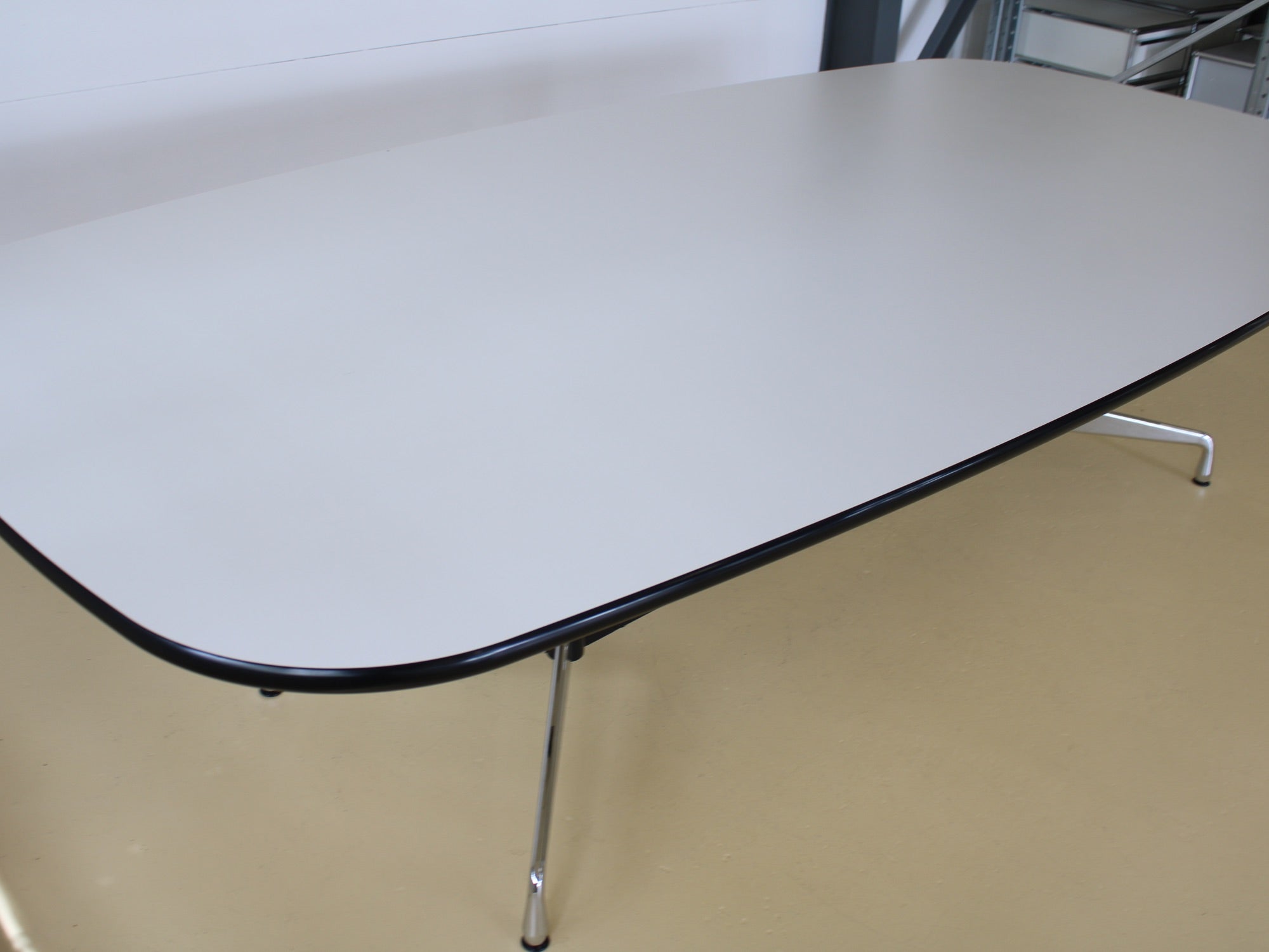 Vitra Segement Table von Eames